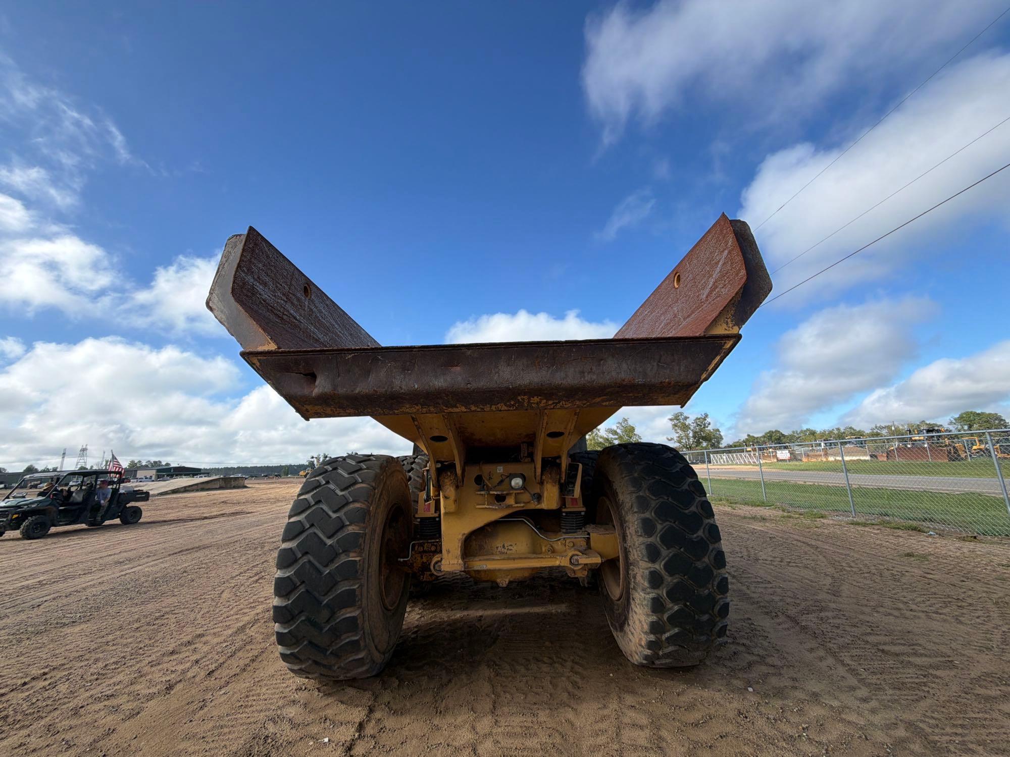 2013 Caterpillar 725