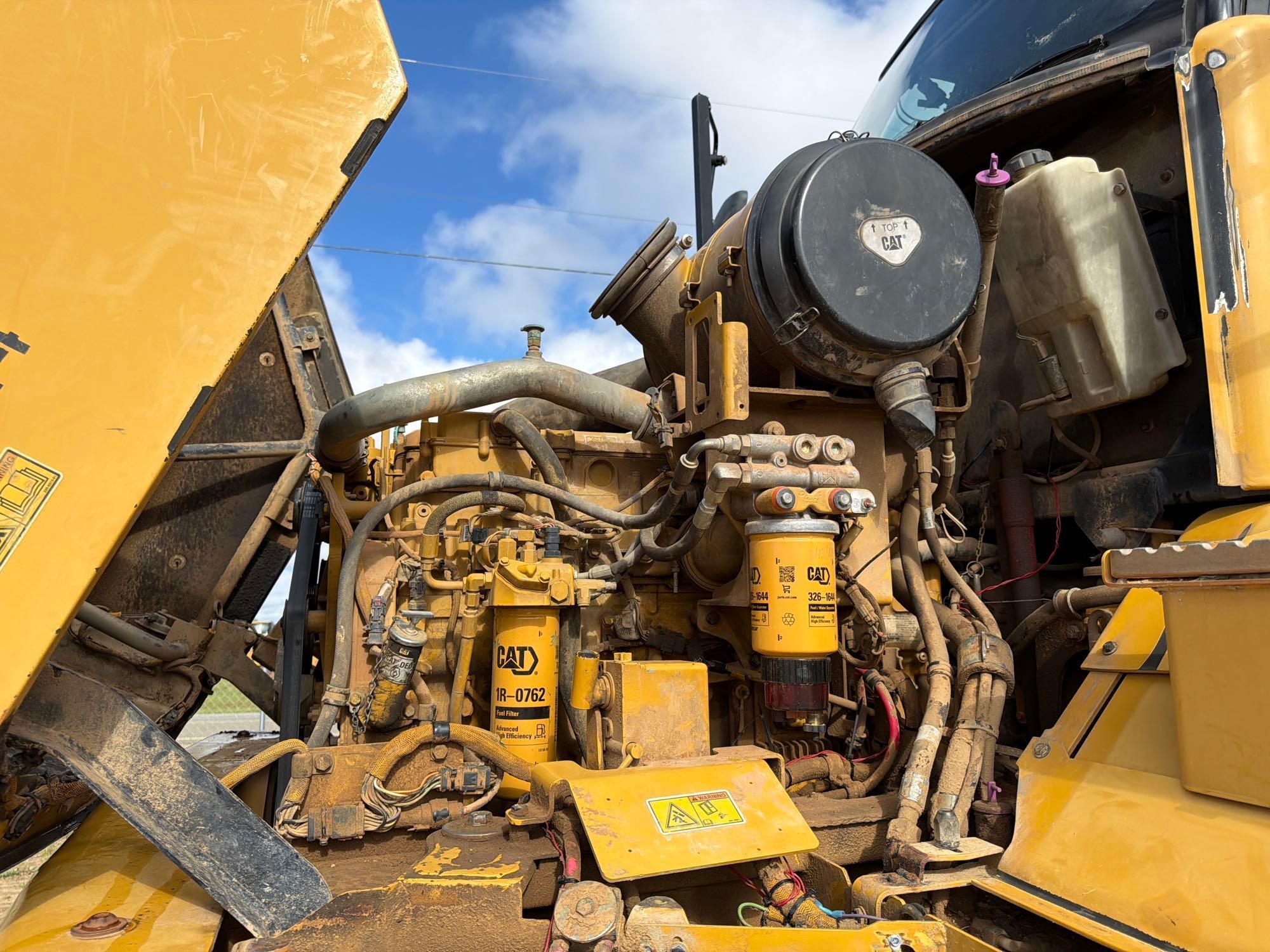 2013 Caterpillar 725