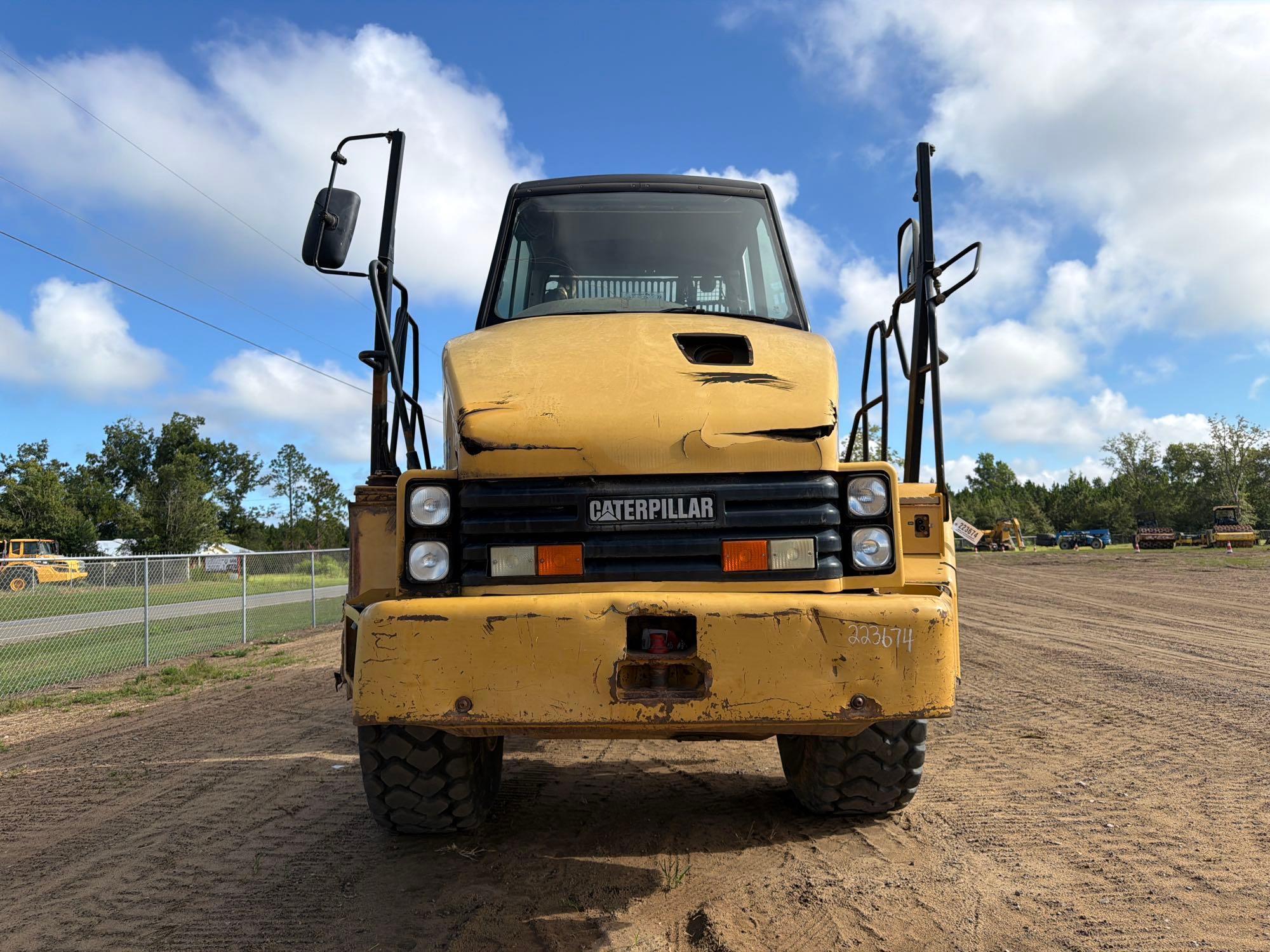 2013 Caterpillar 725