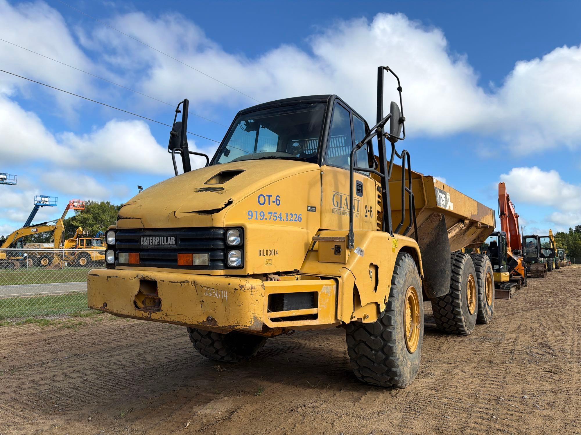 2013 Caterpillar 725