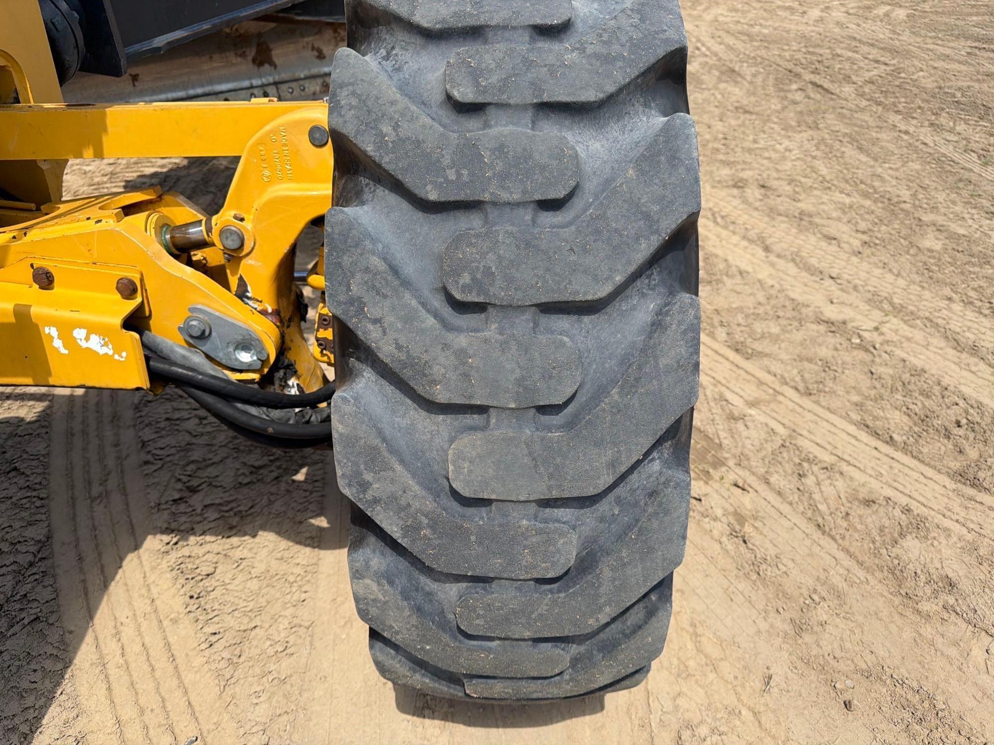 2021 John Deere 672G