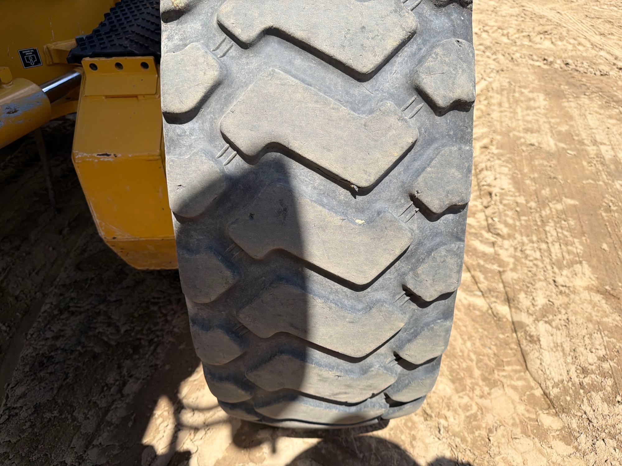 2021 John Deere 672G
