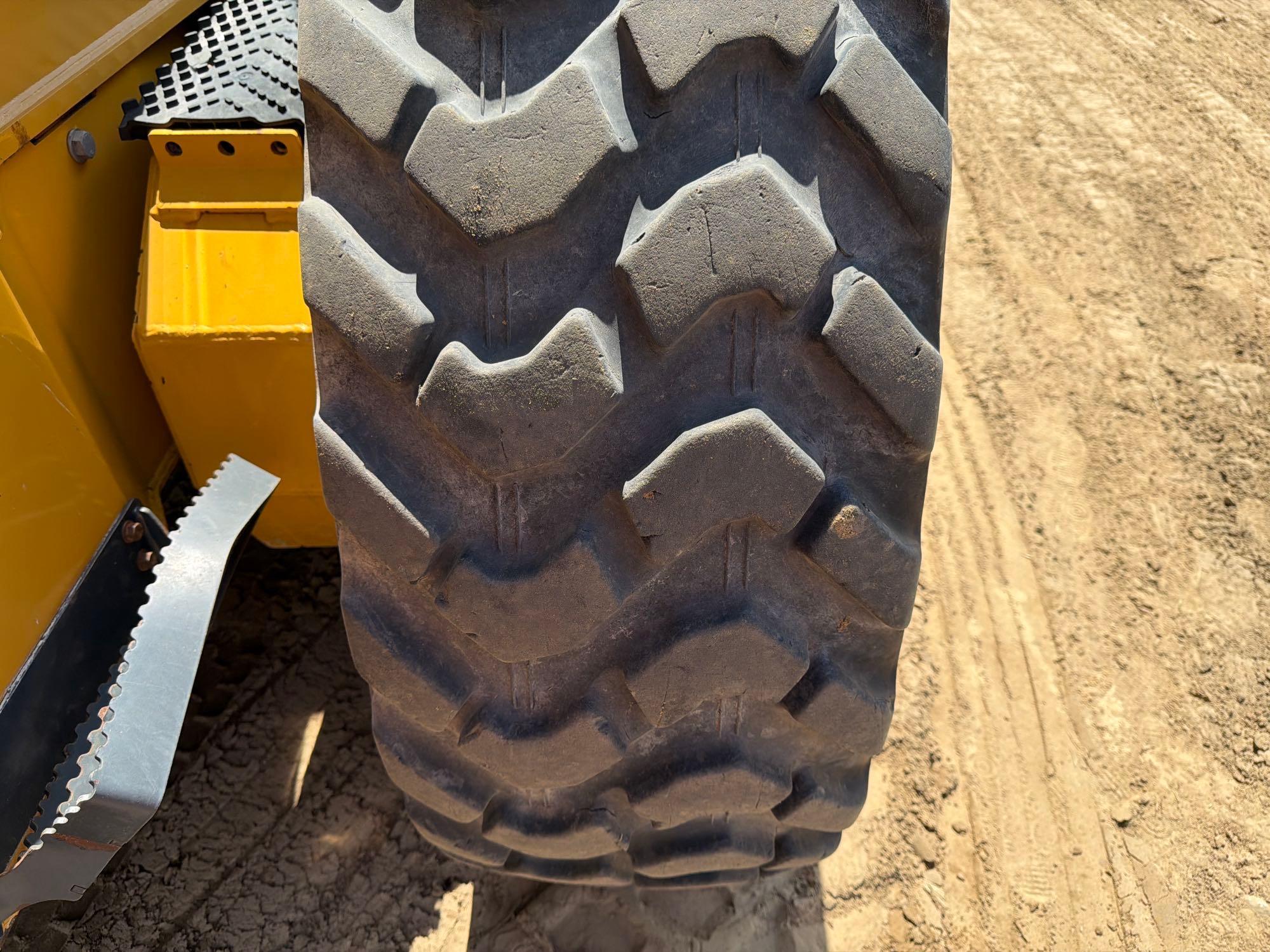 2021 John Deere 672G
