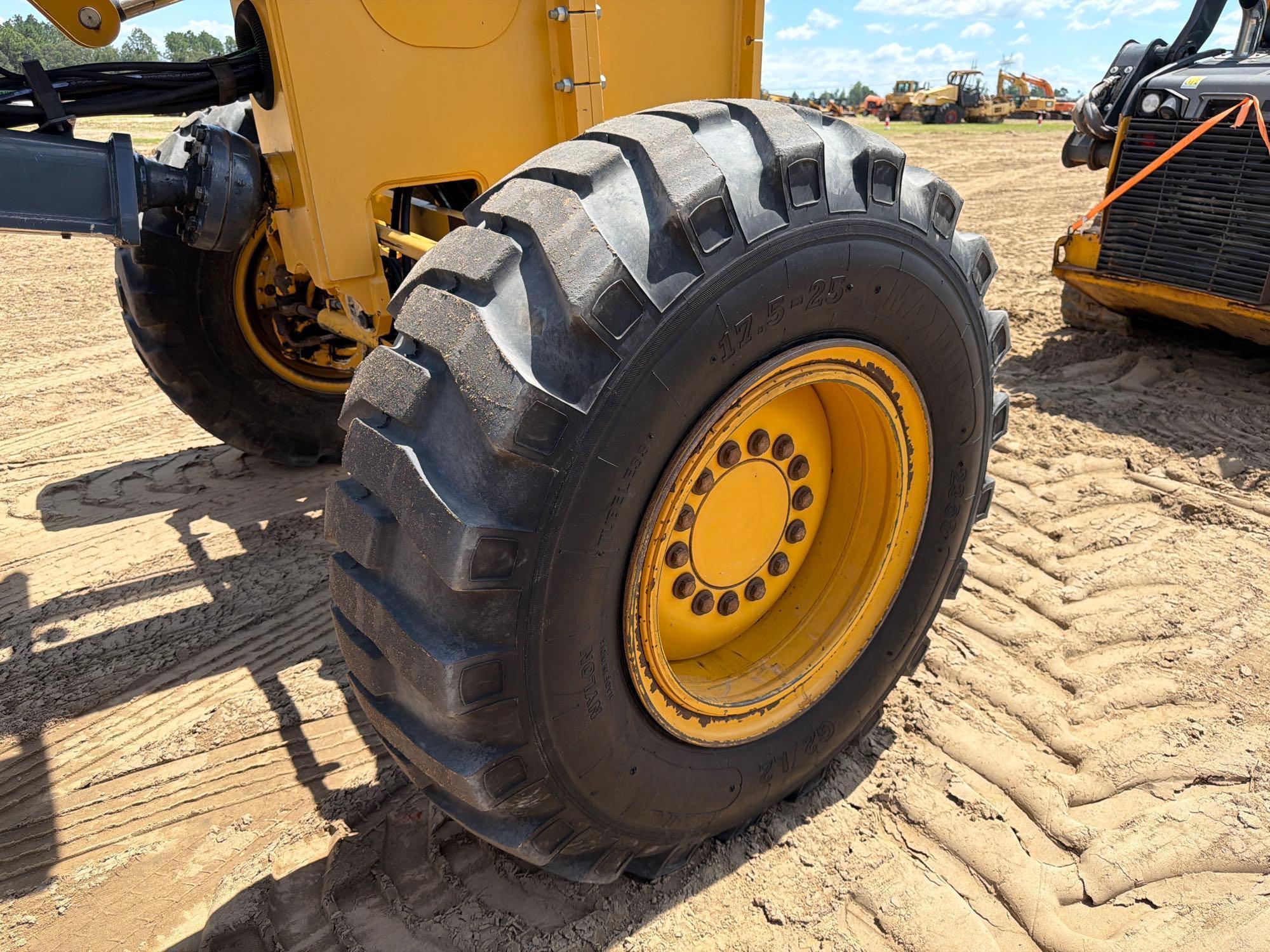 2021 John Deere 672G