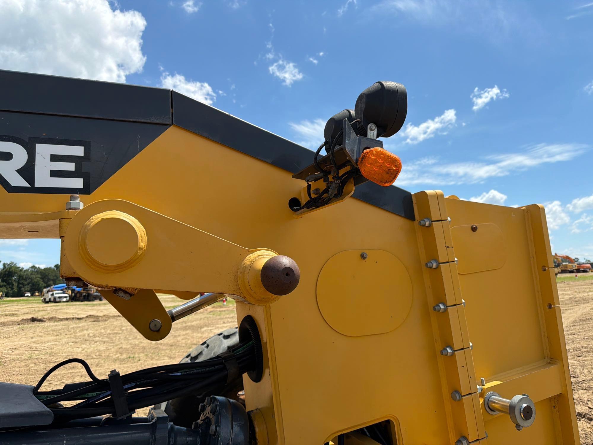 2021 John Deere 672G