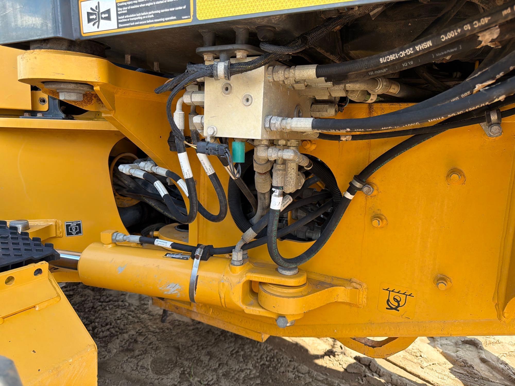 2021 John Deere 672G