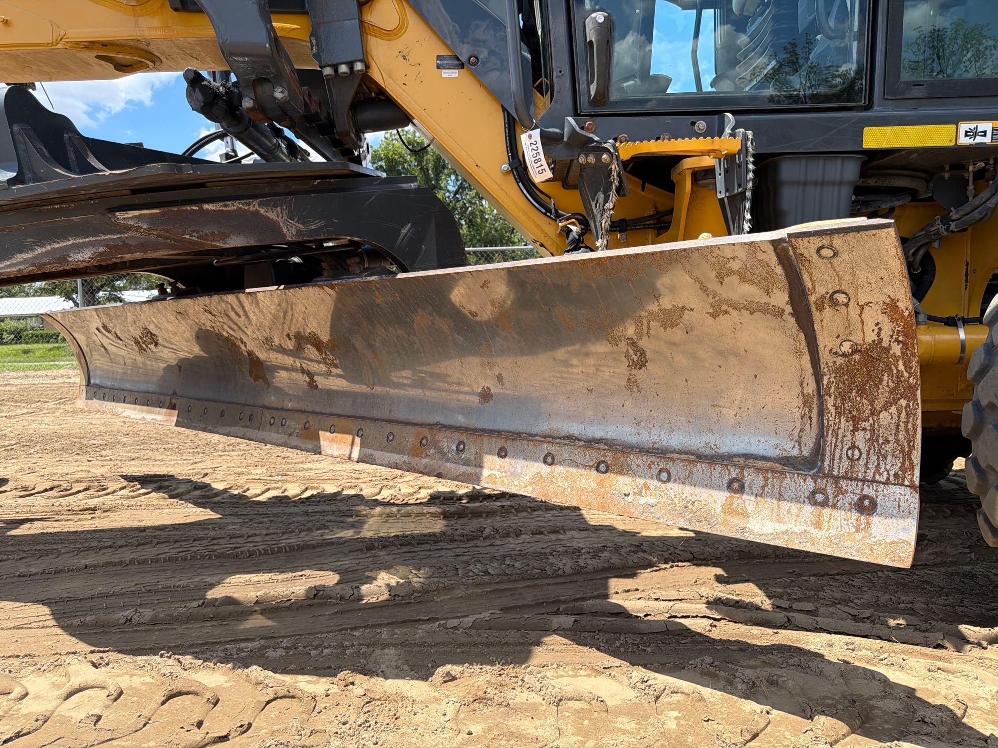 2021 John Deere 672G