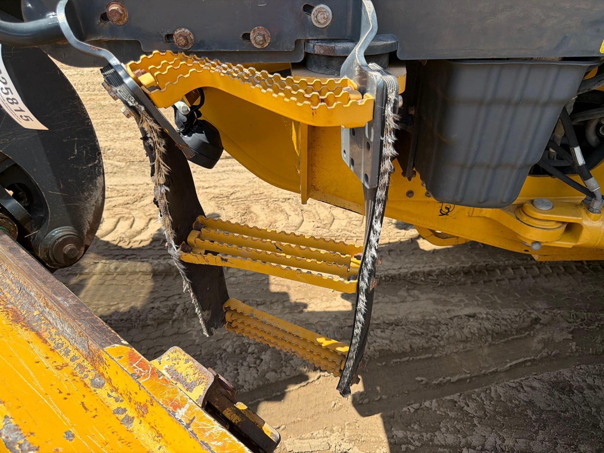 2021 John Deere 672G