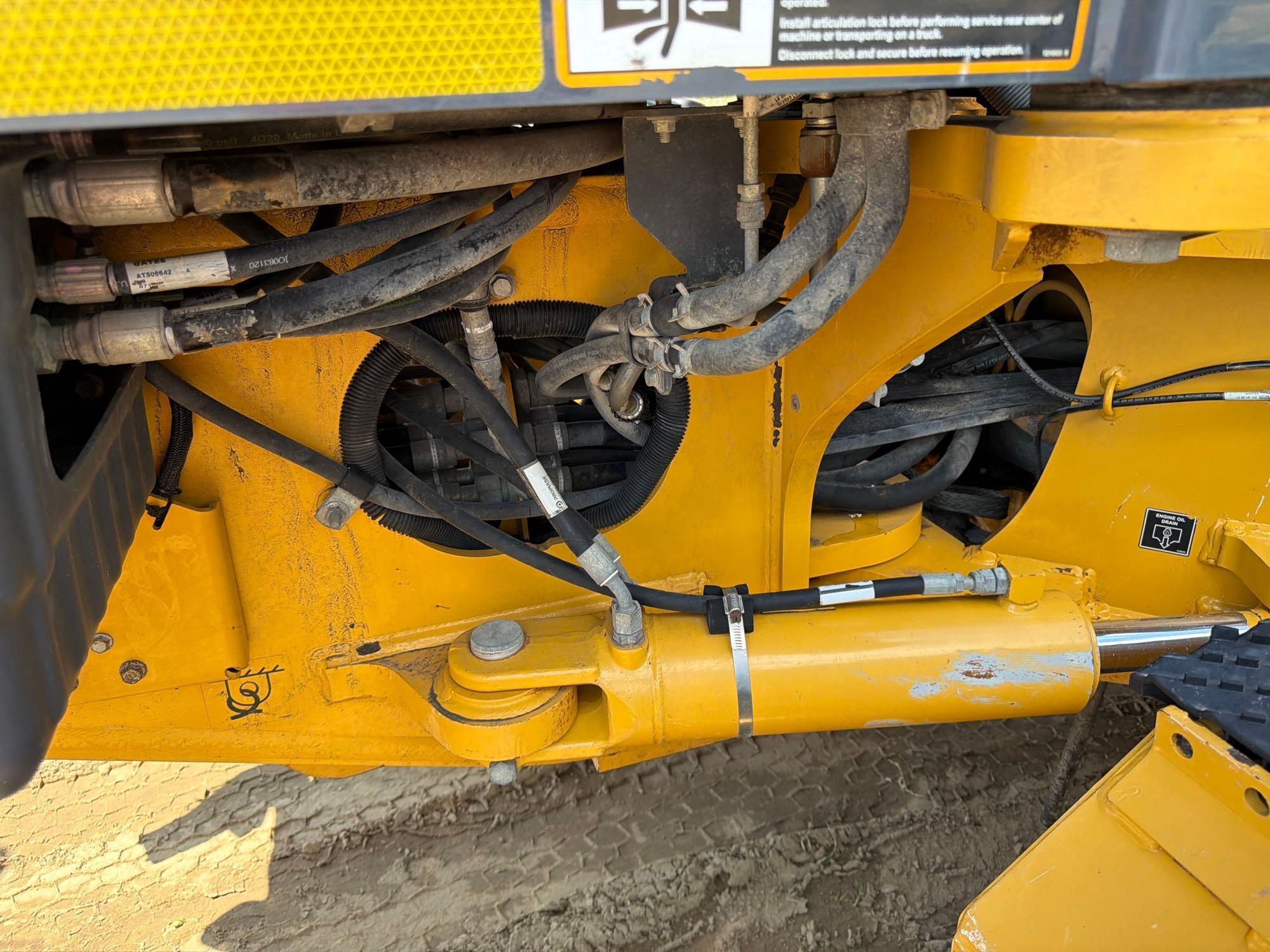 2021 John Deere 672G