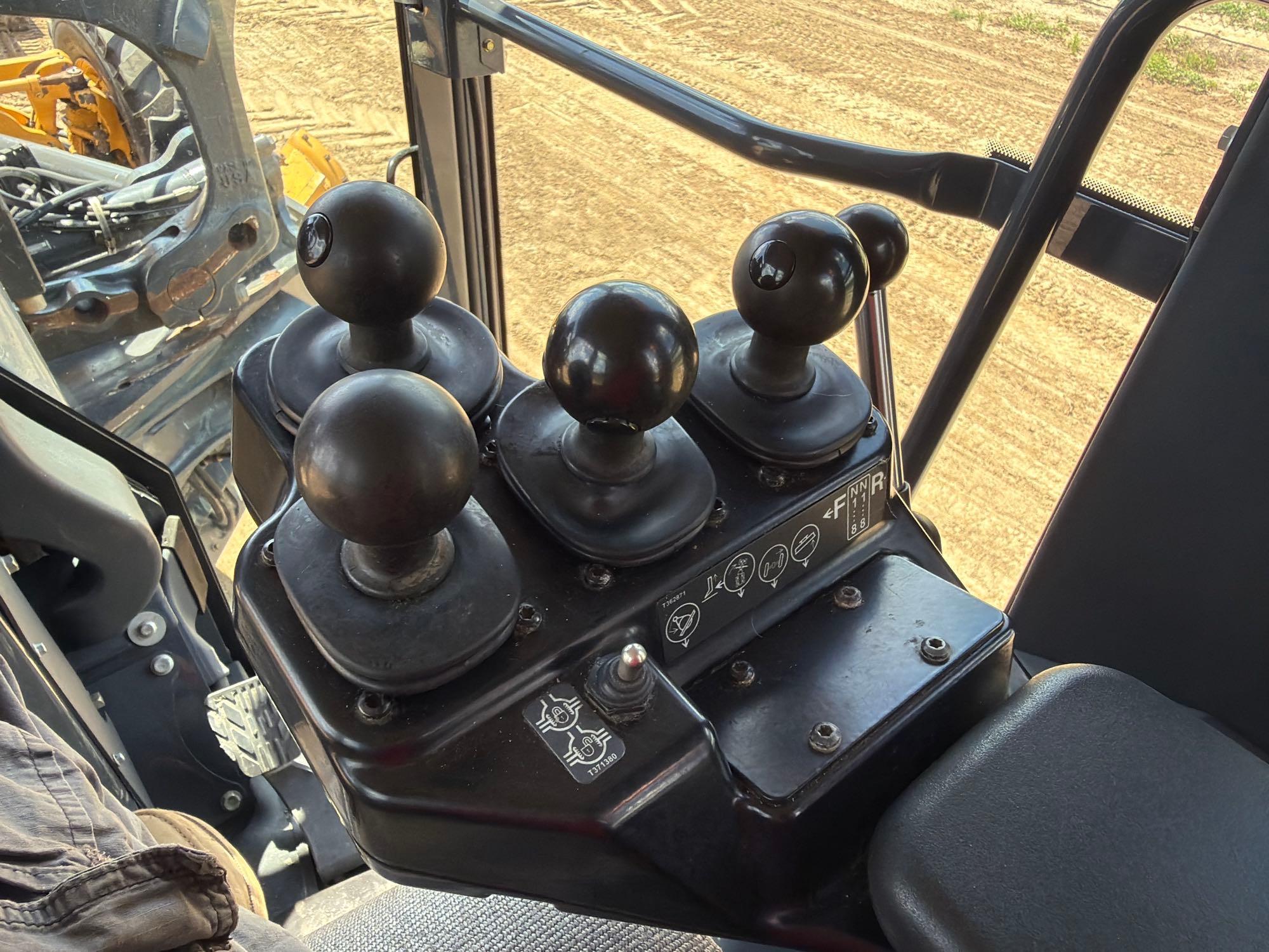 2021 John Deere 672G