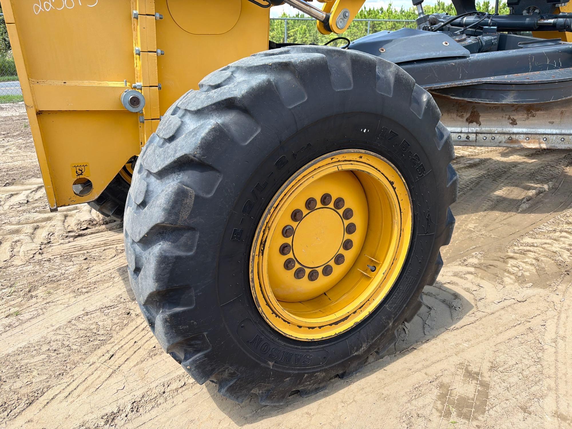2021 John Deere 672G