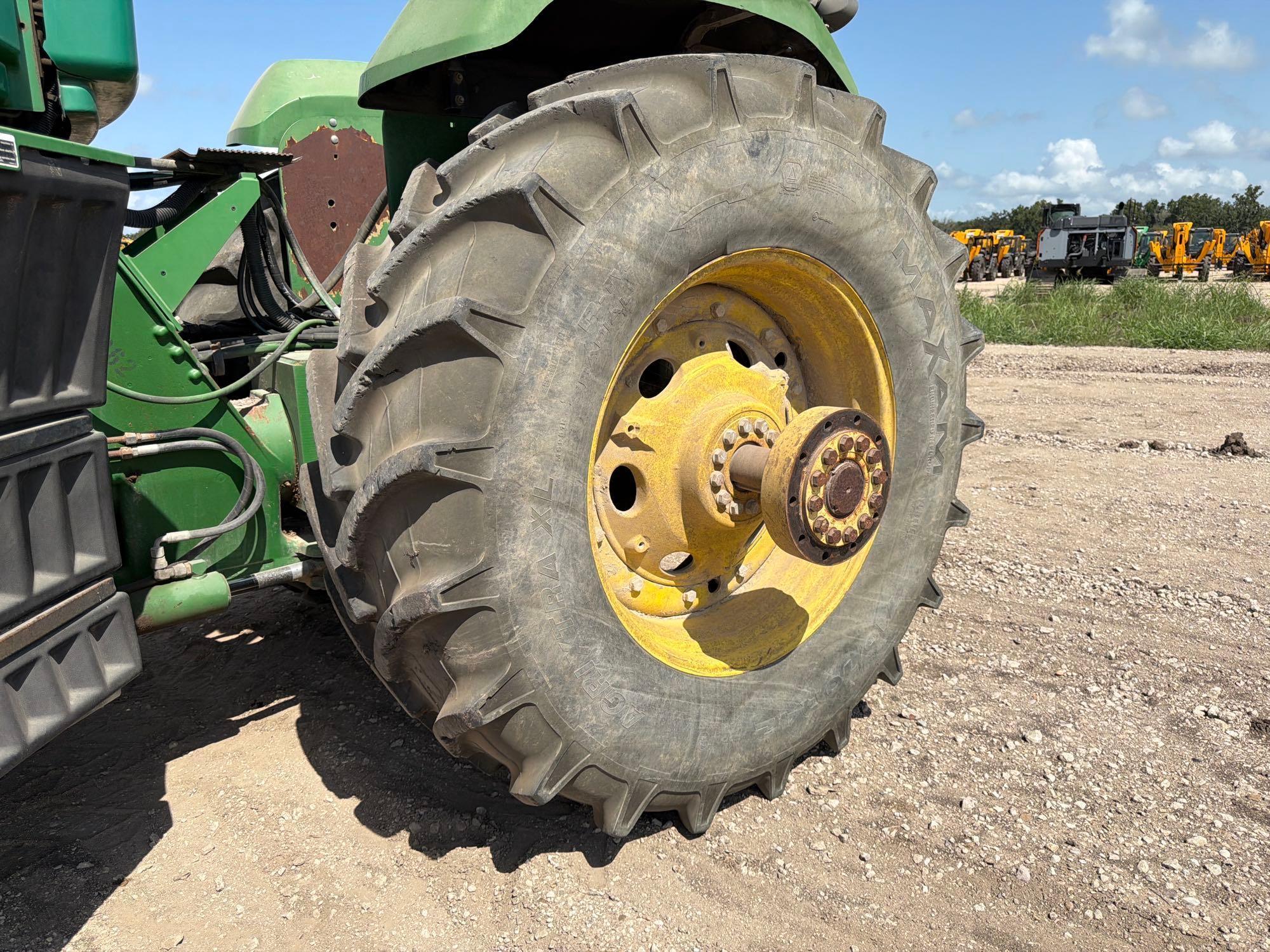 John Deere 9530