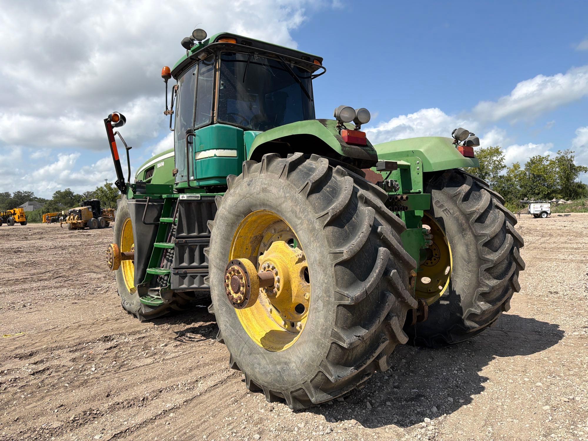 John Deere 9530
