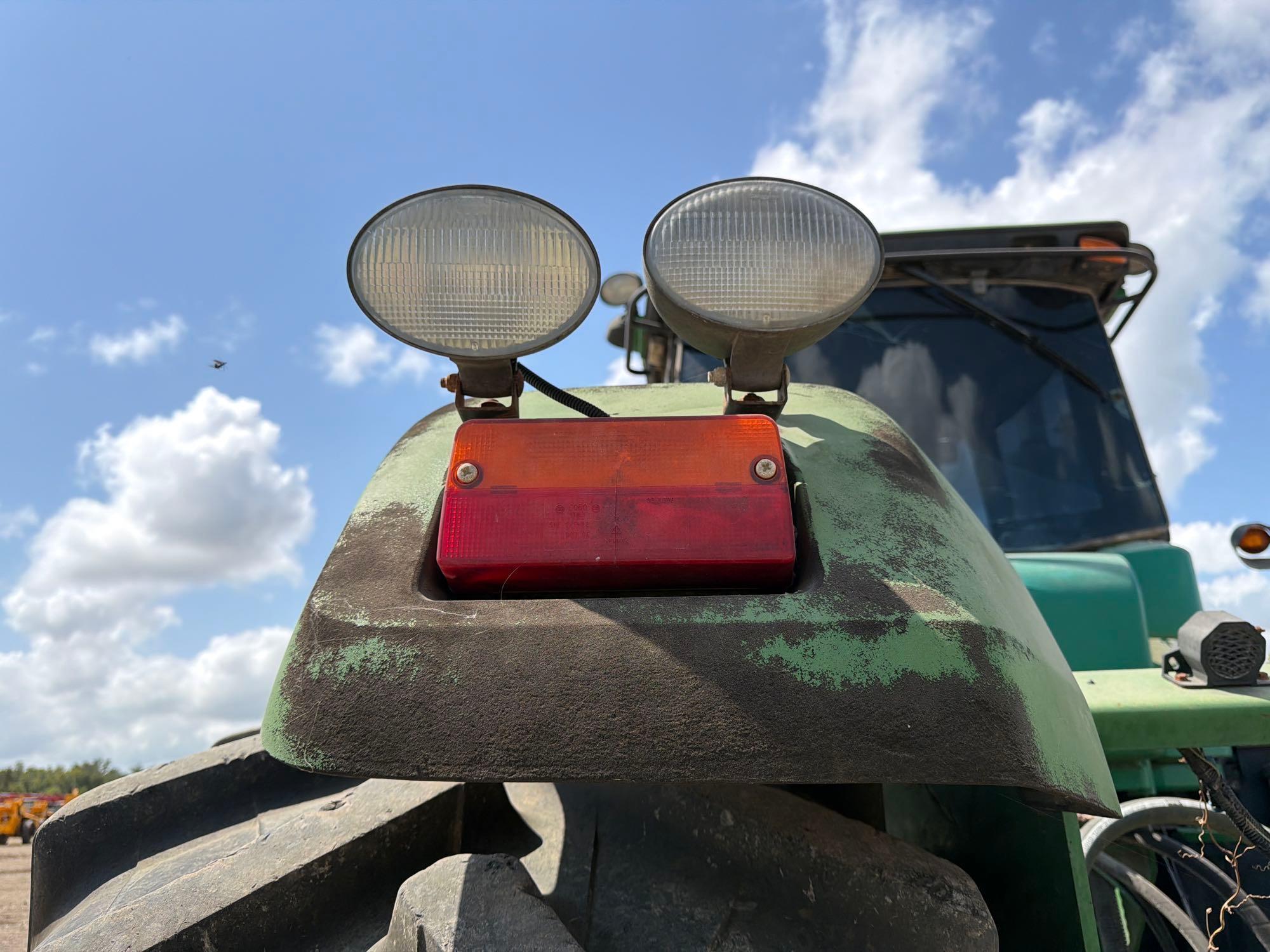 John Deere 9530