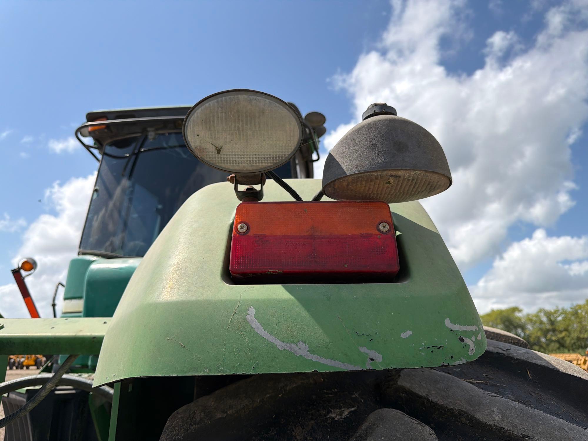 John Deere 9530