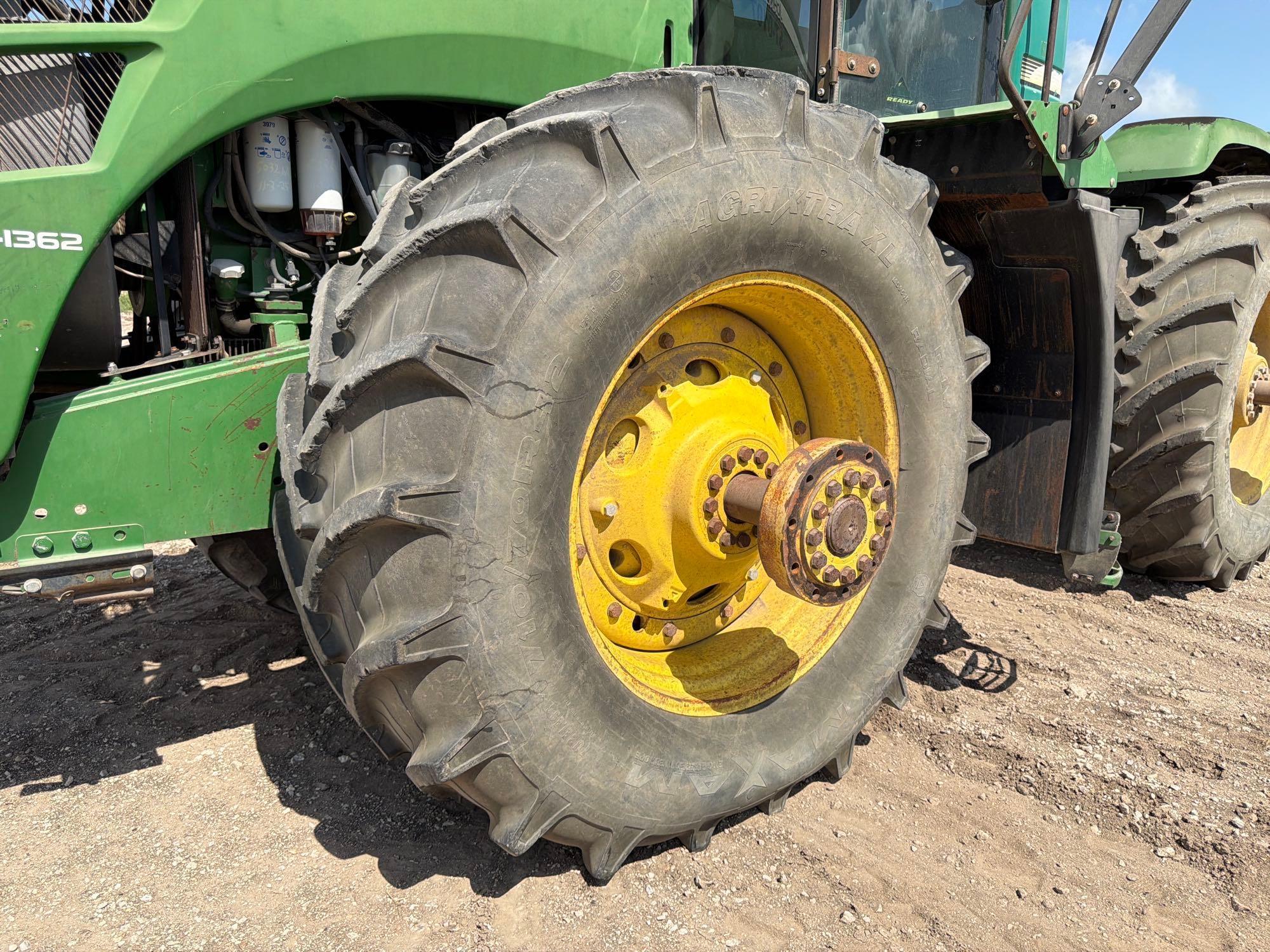 John Deere 9530