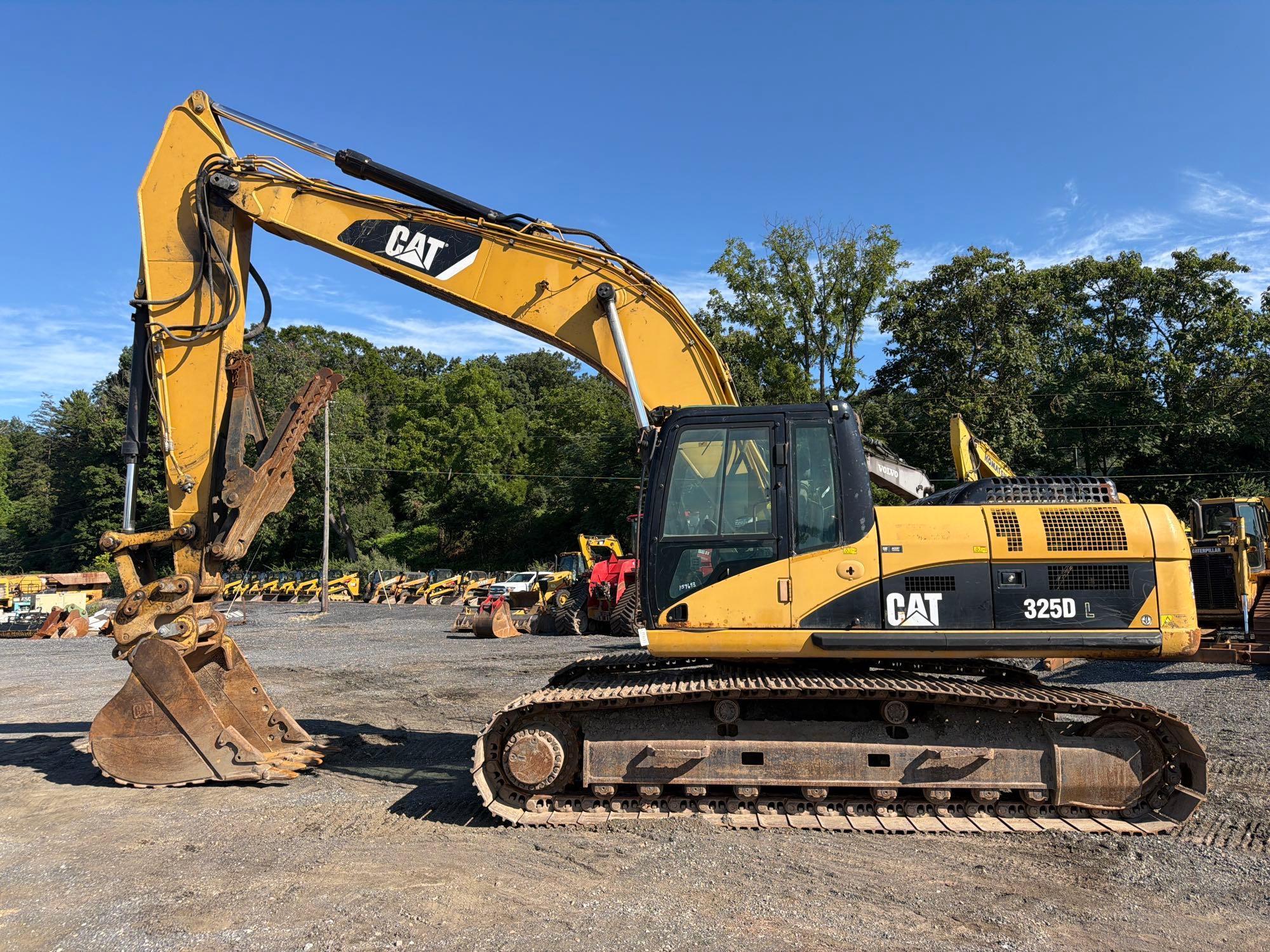 Photo of Caterpillar 325DL