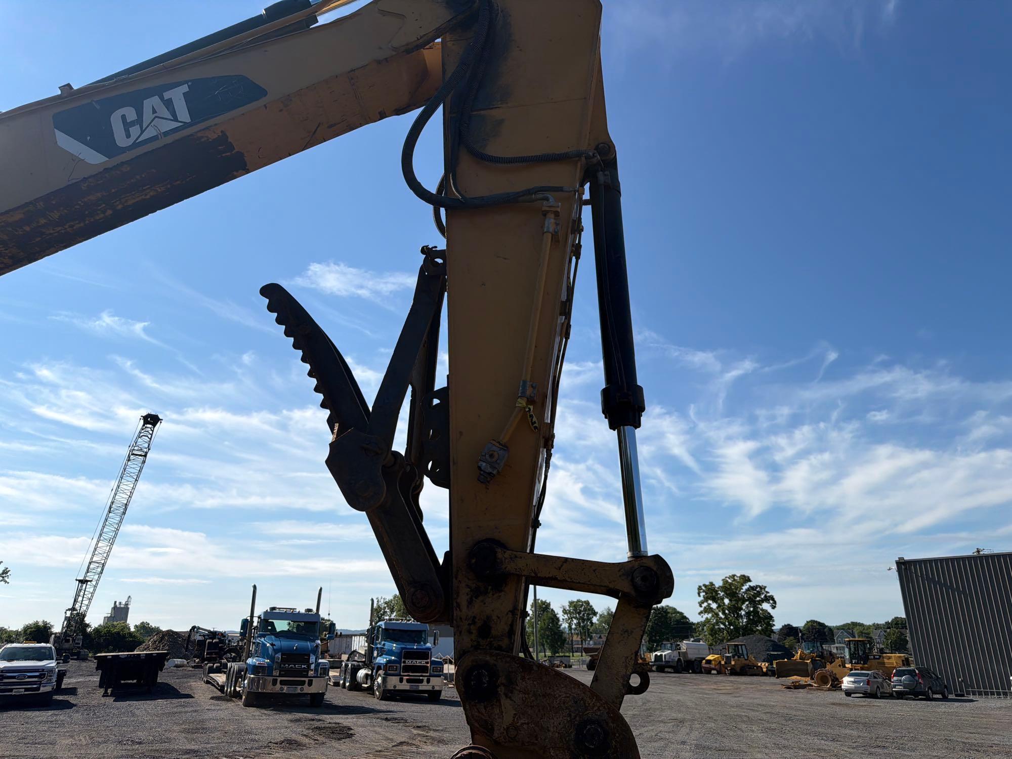 Caterpillar 325DL