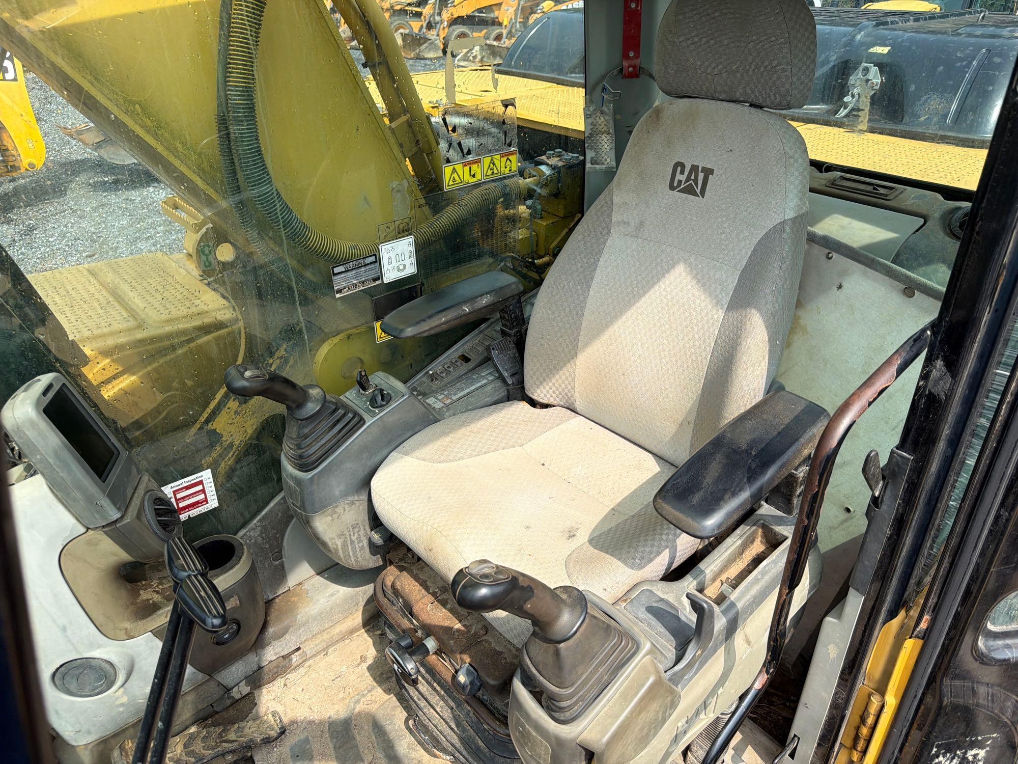 Caterpillar 325DL
