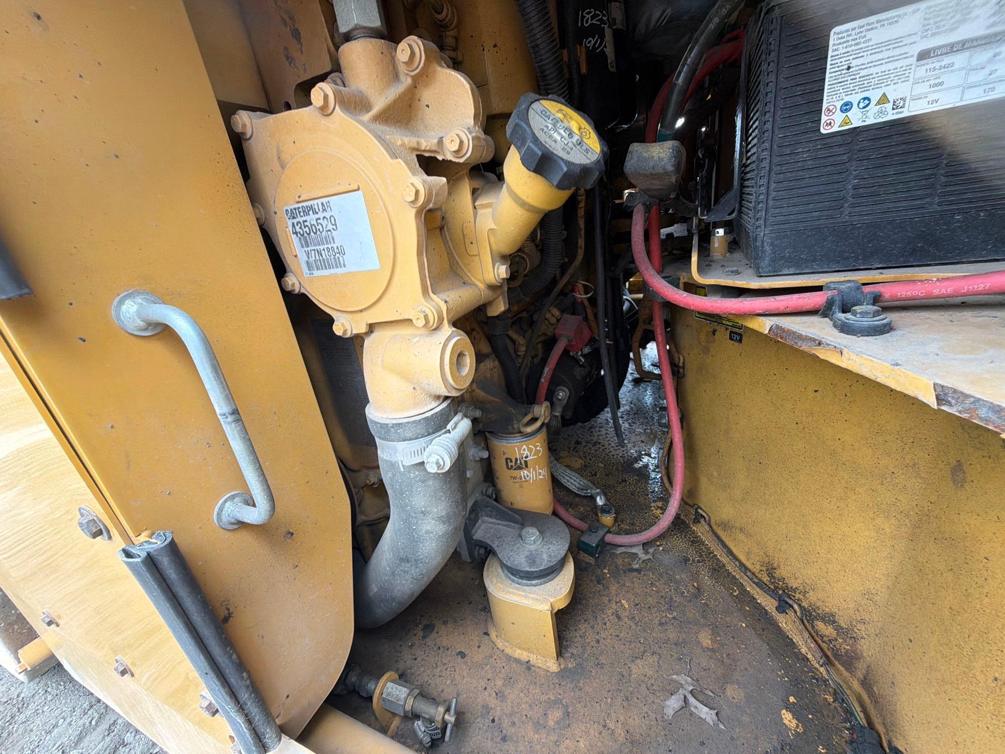 2017 Caterpillar CB64B