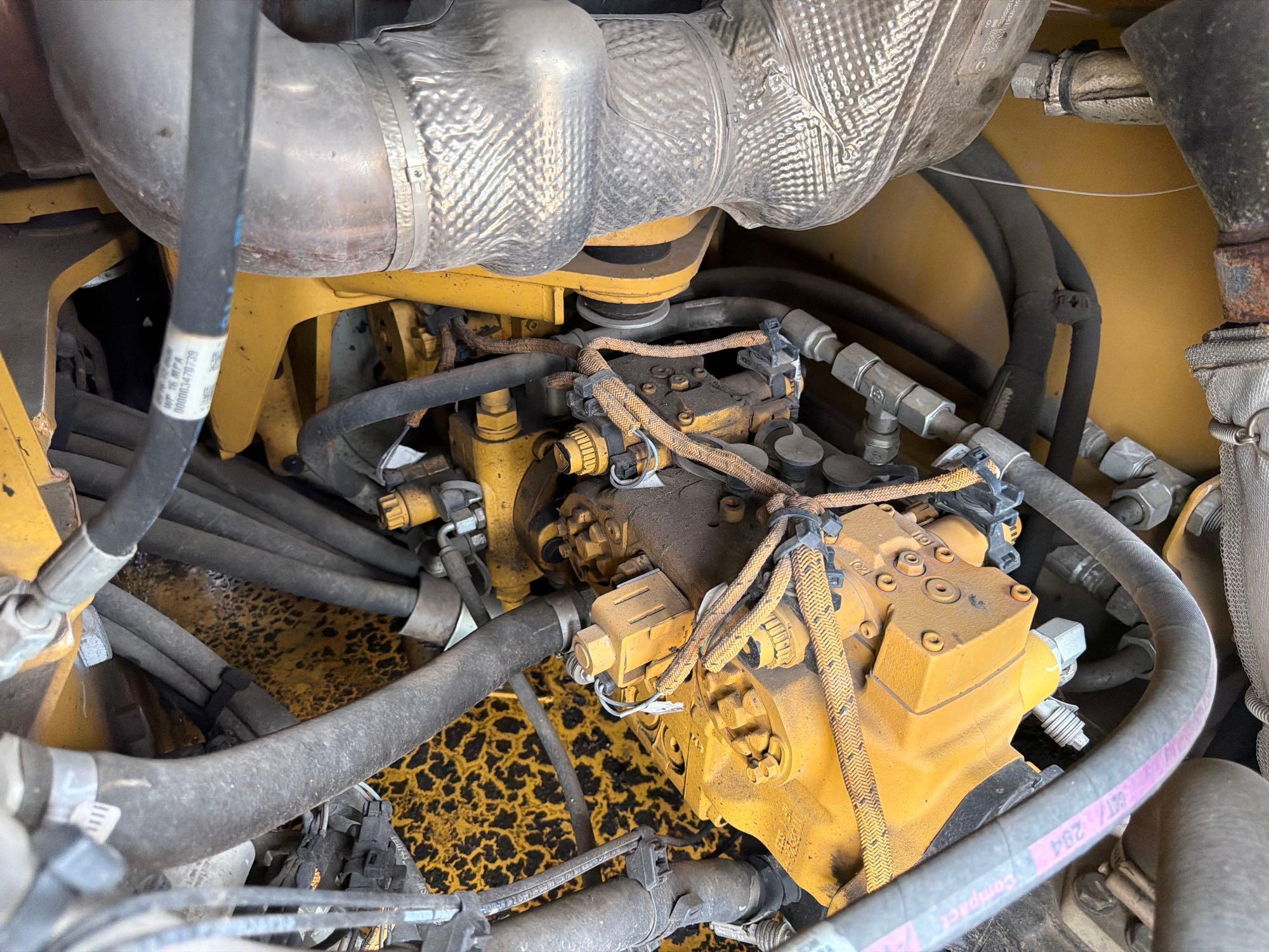 2017 Caterpillar CB64B