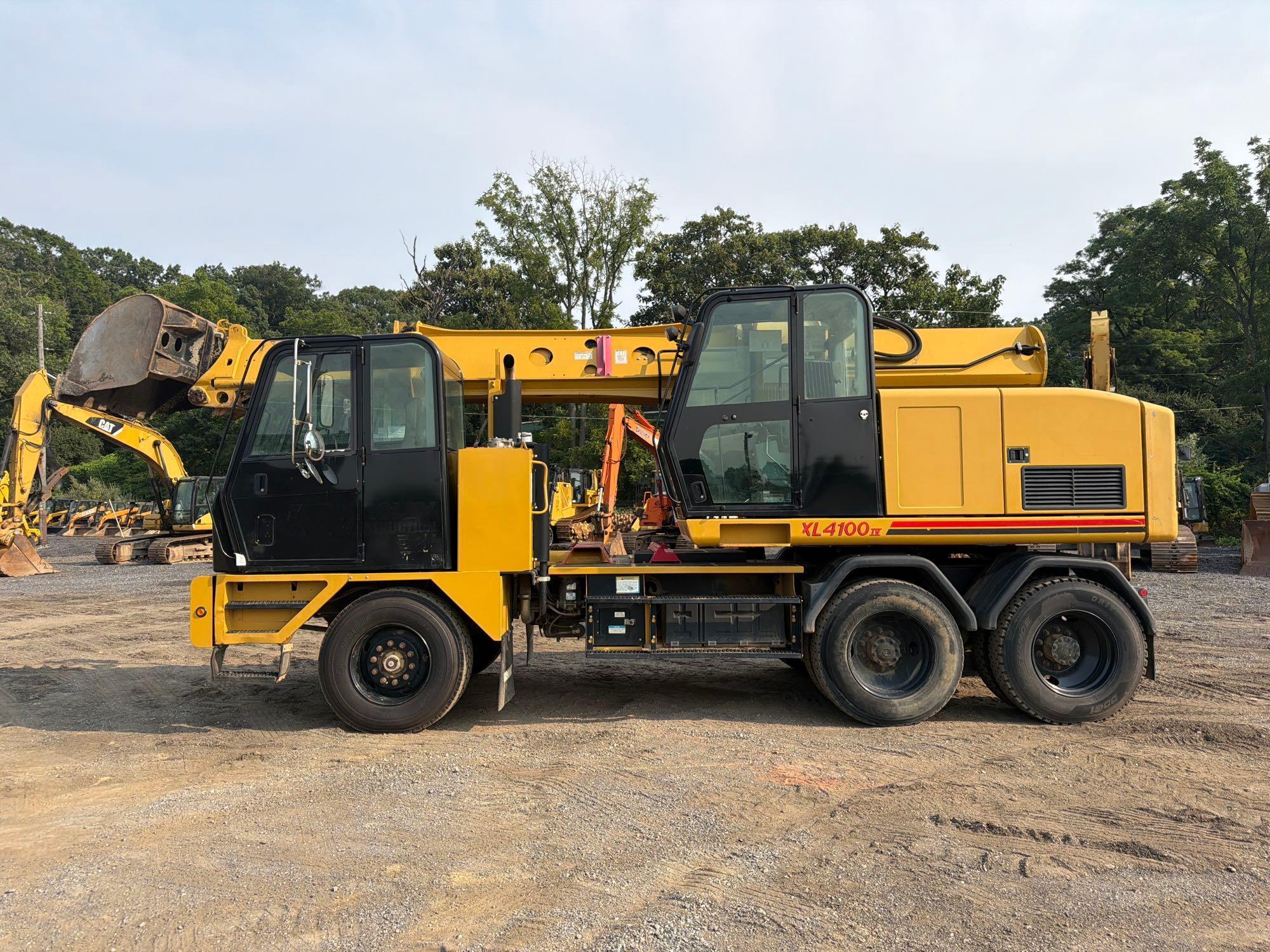 Photo of Gradall 4100