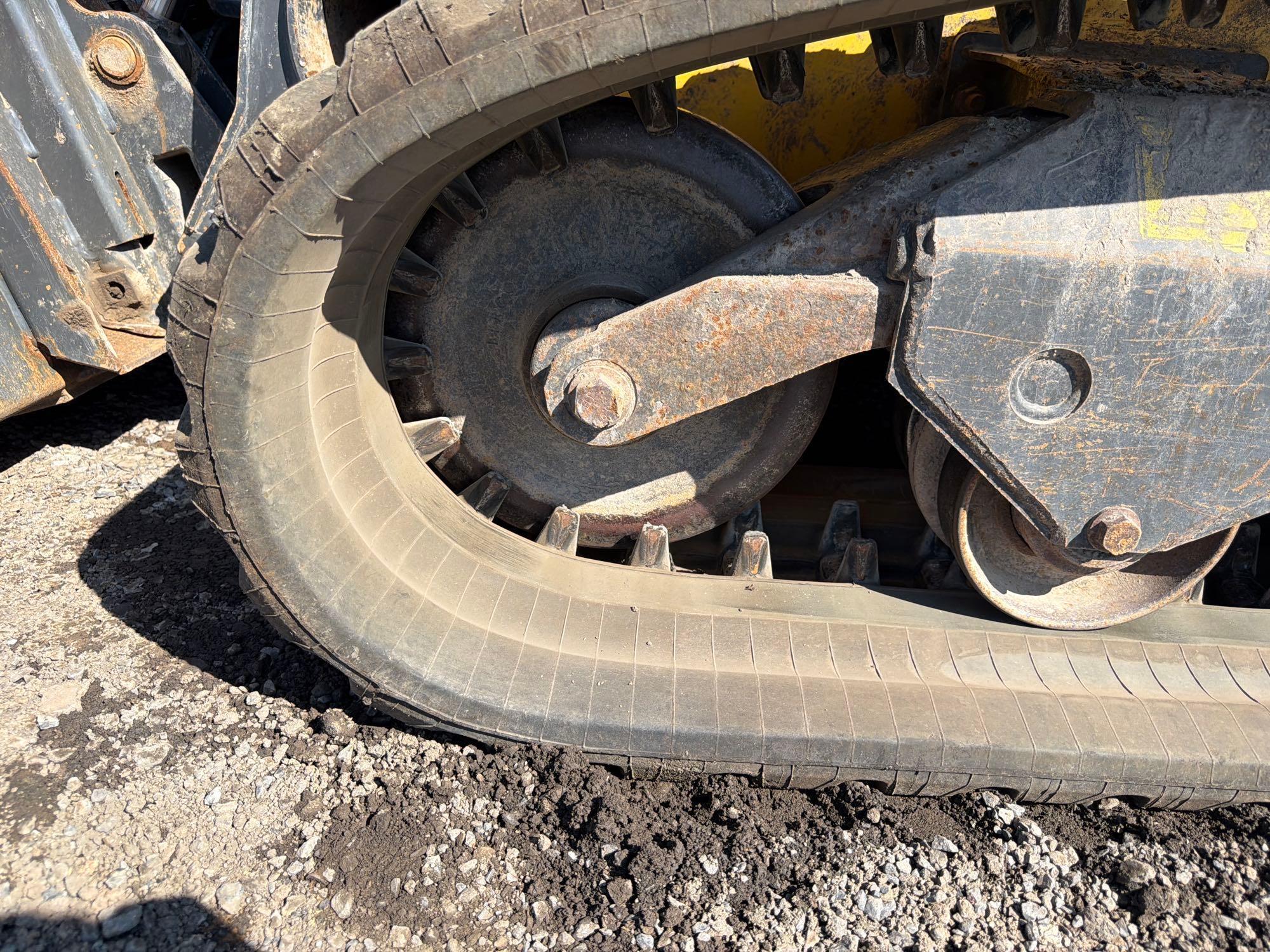 New Holland 345