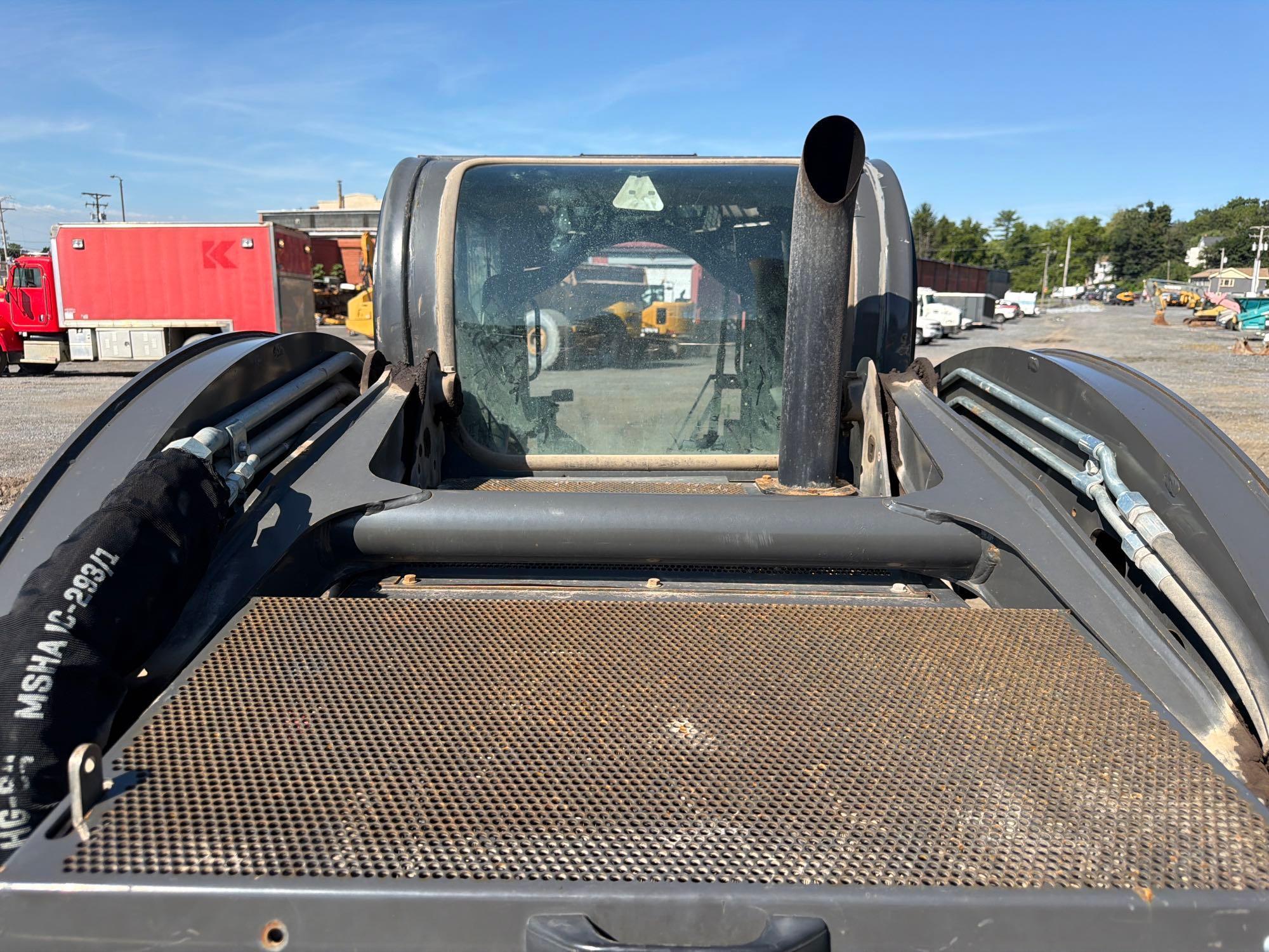 New Holland 345