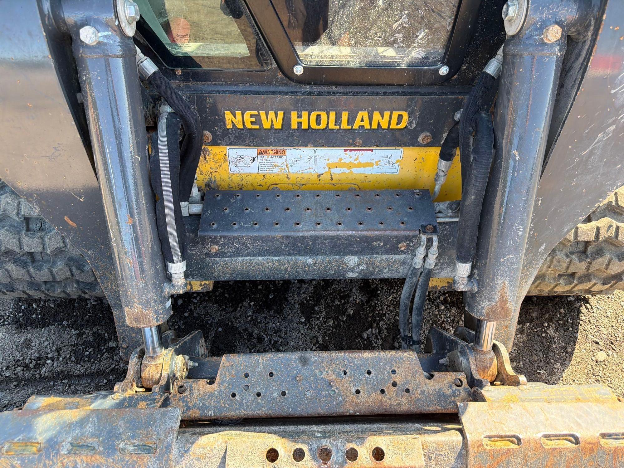 New Holland 345