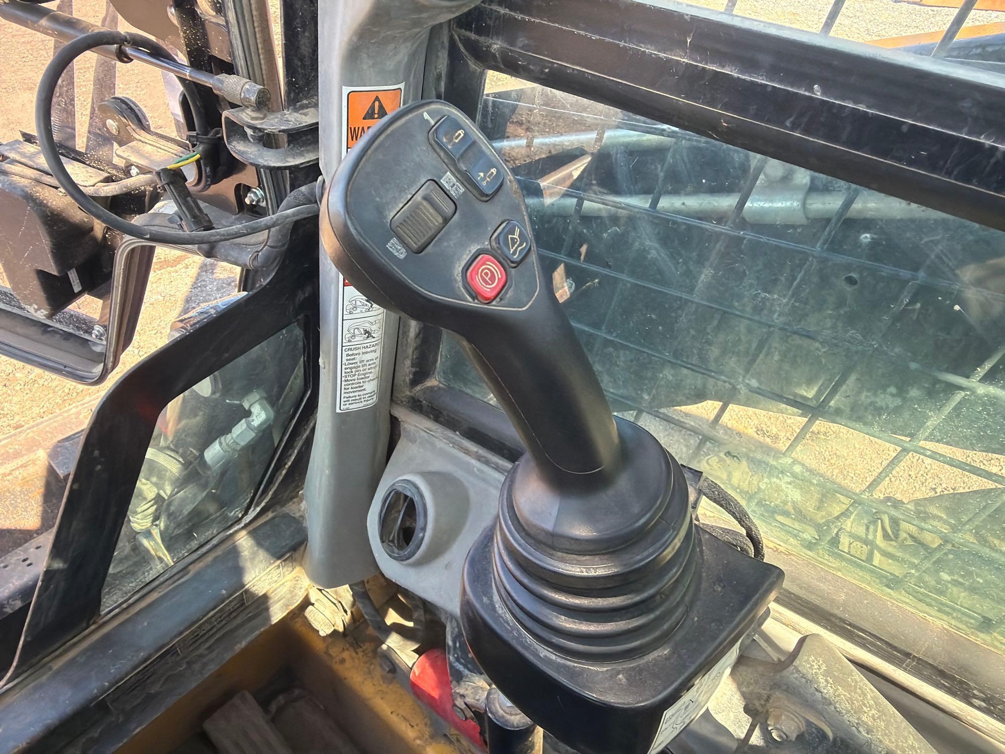 New Holland 345