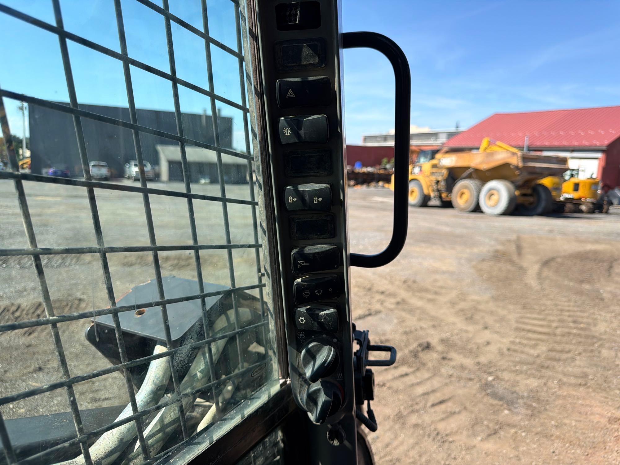 New Holland 345