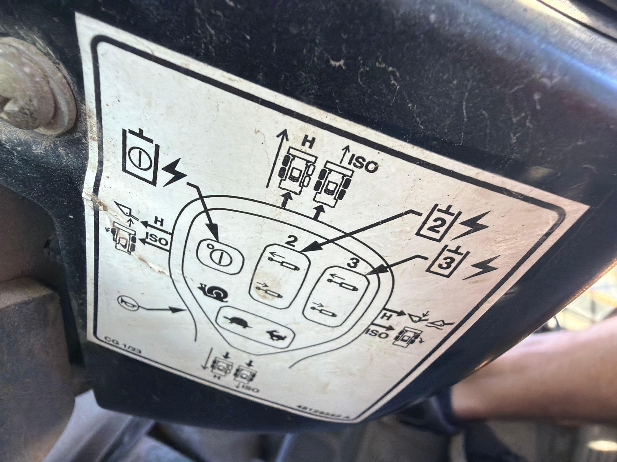 New Holland 345