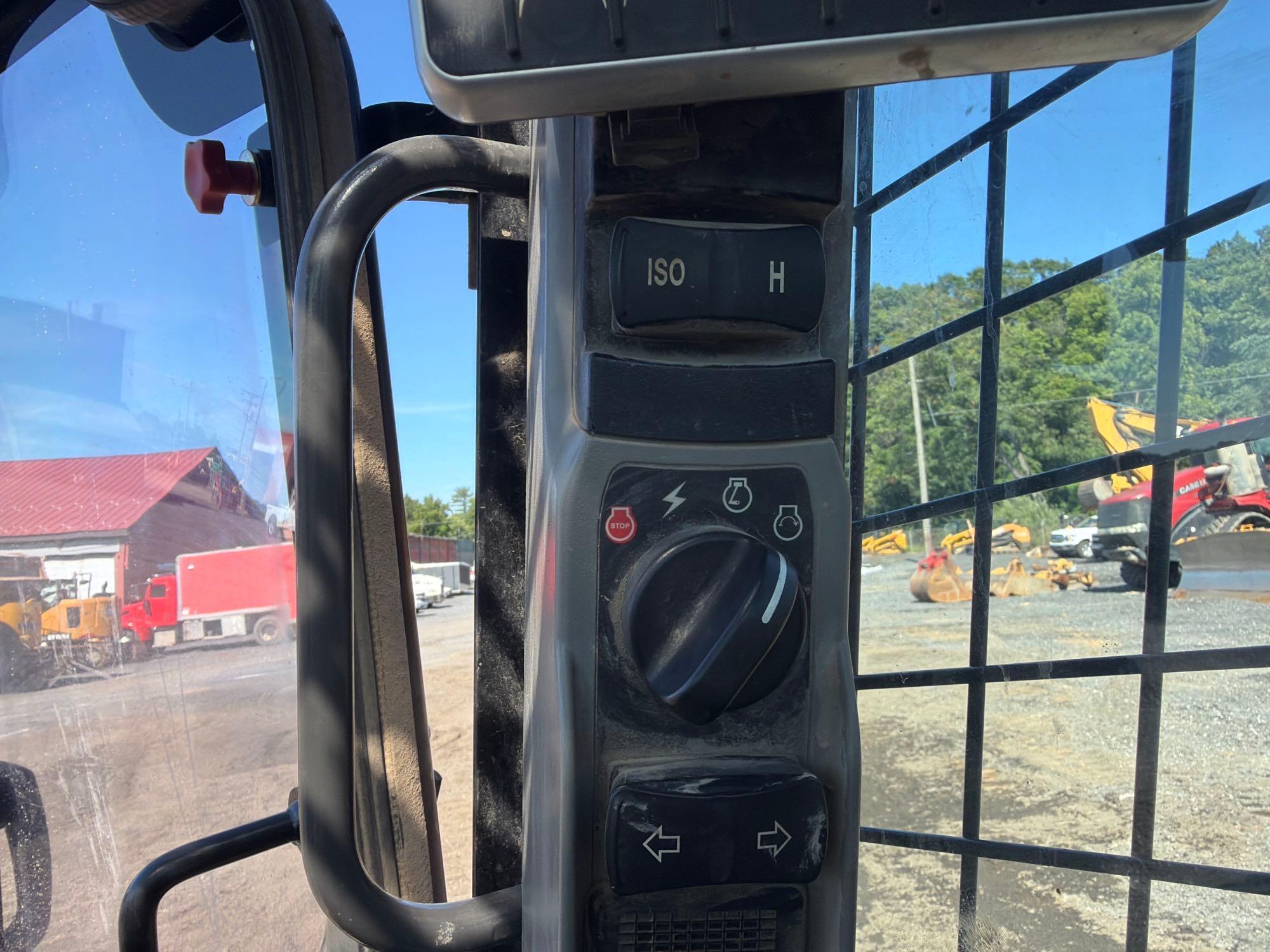 New Holland 345