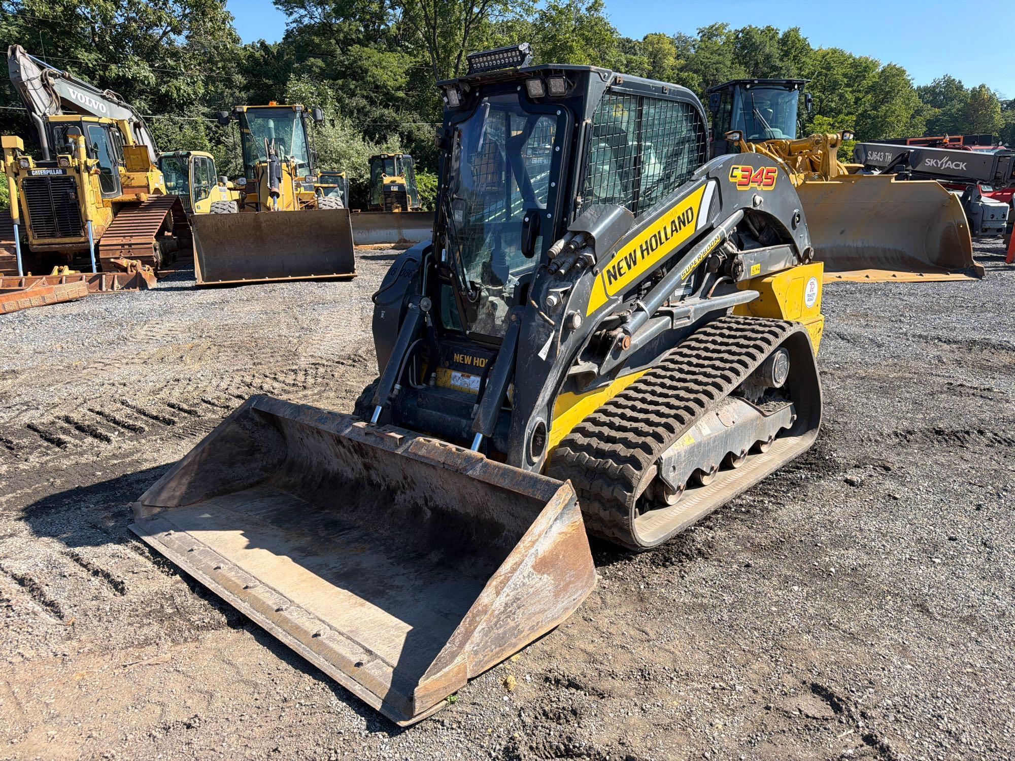 New Holland 345