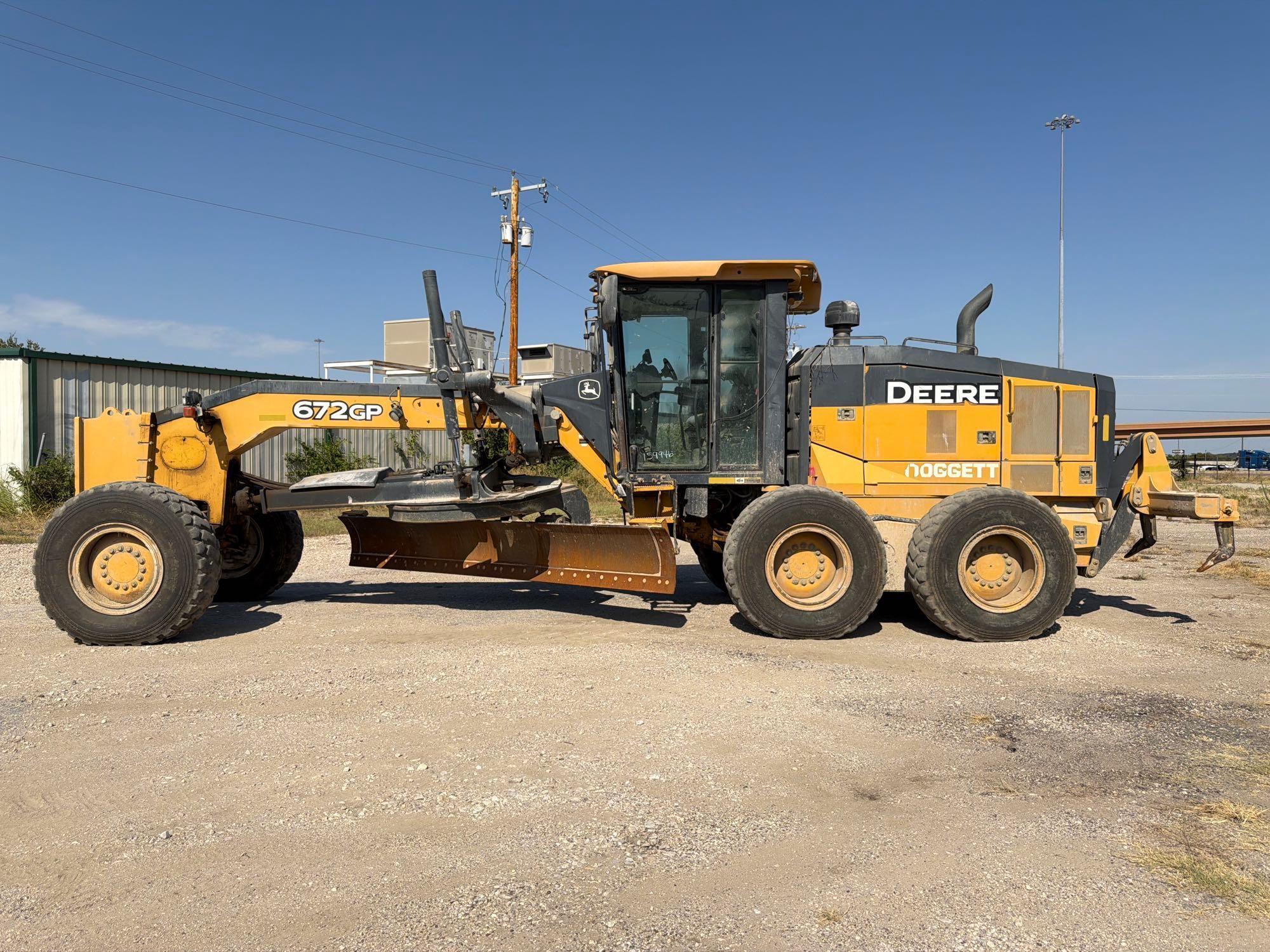 John Deere 672G