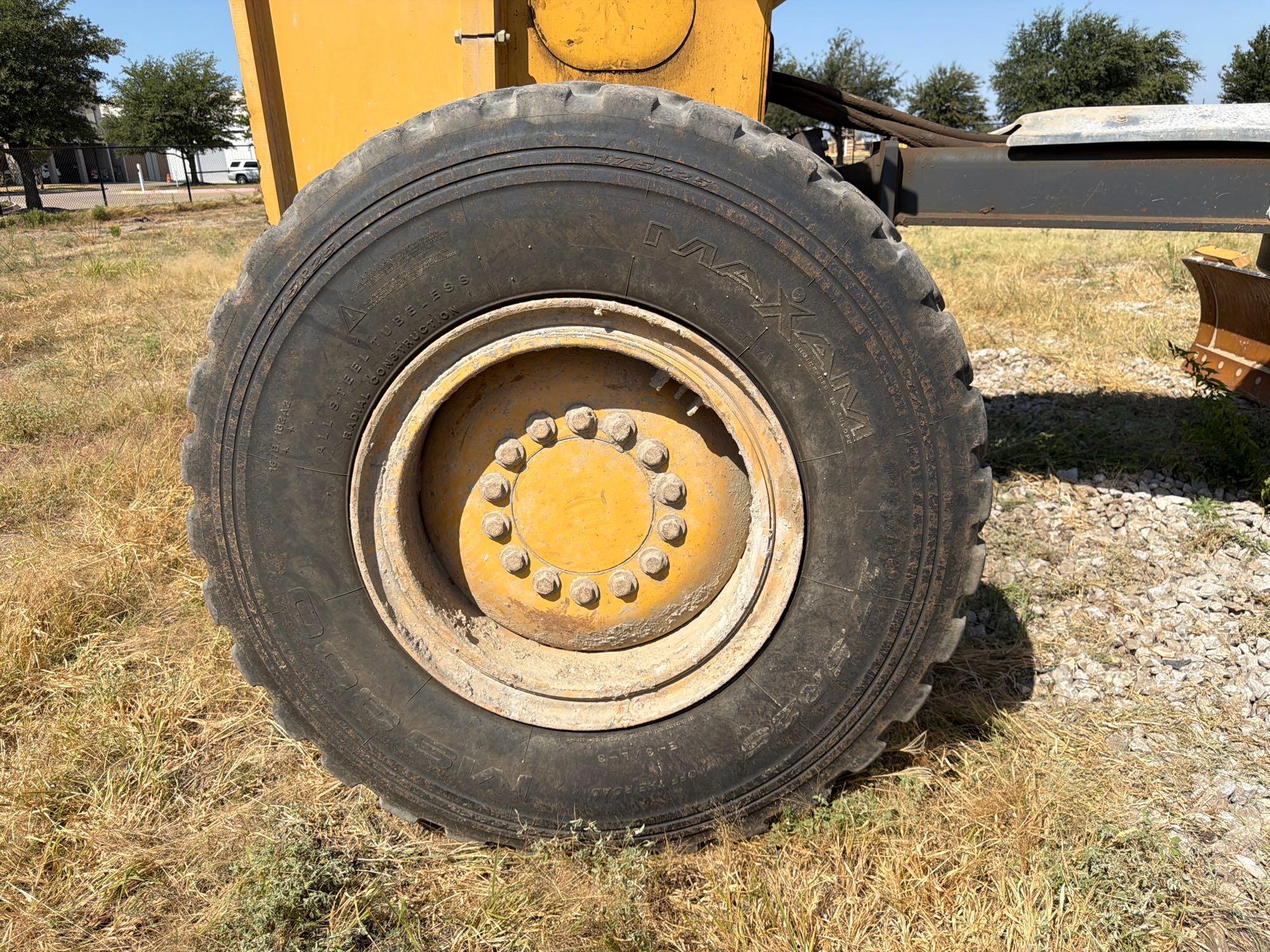 John Deere 672G