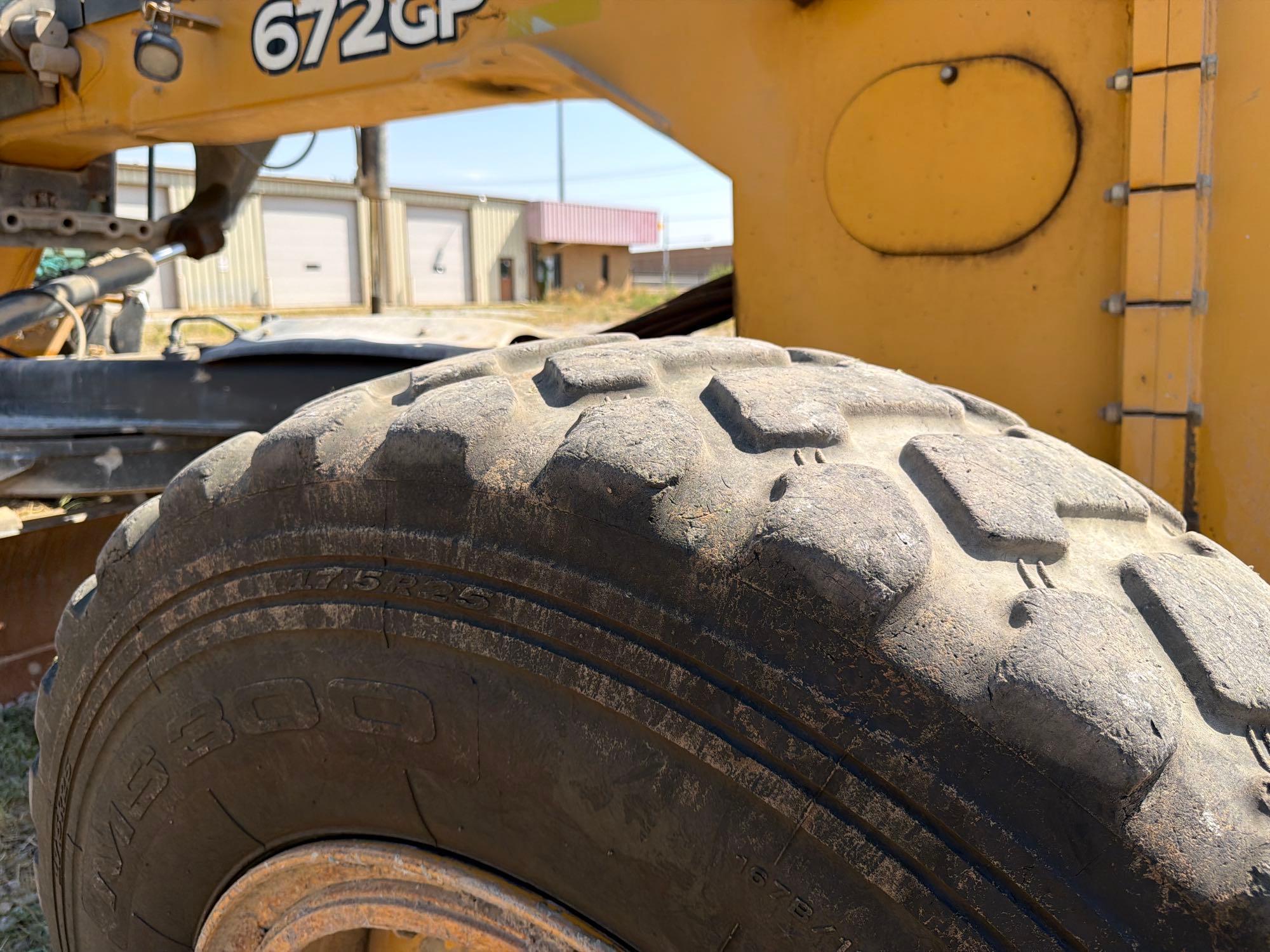 John Deere 672G