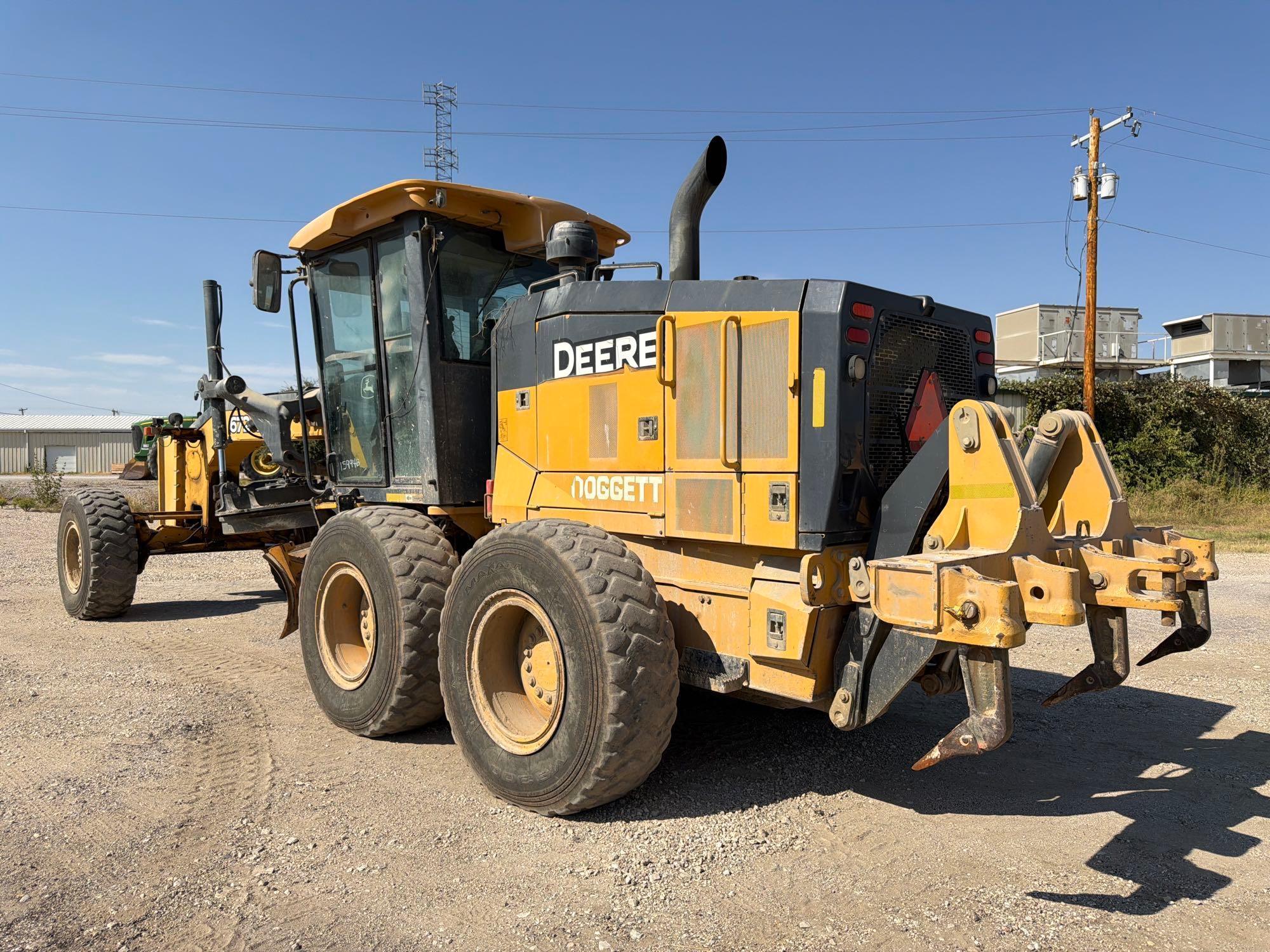 John Deere 672G