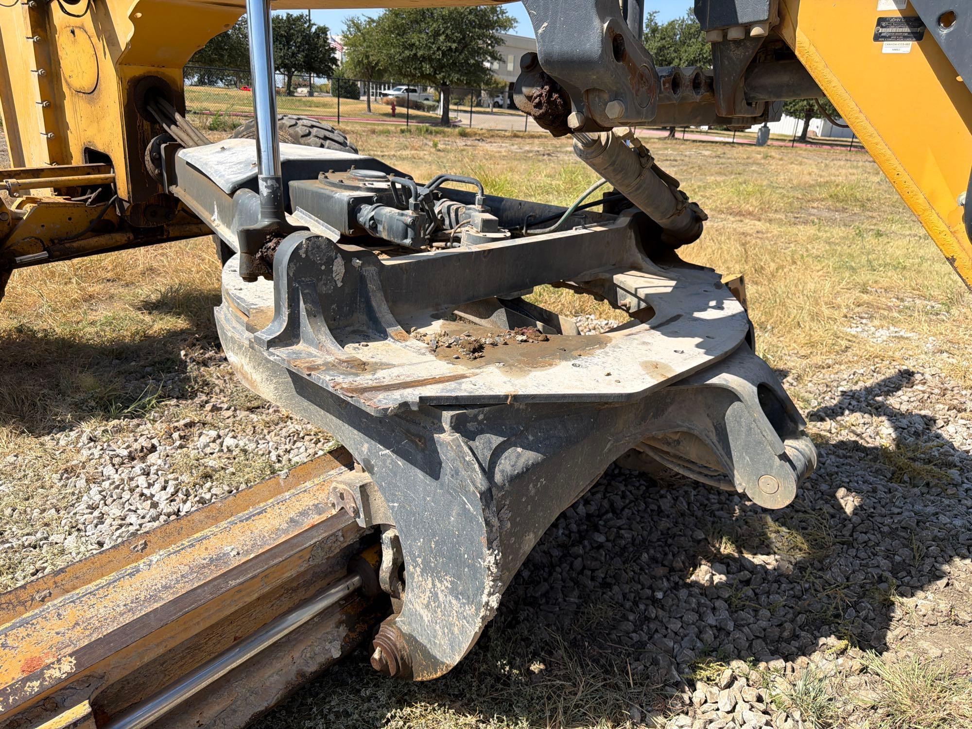 John Deere 672G