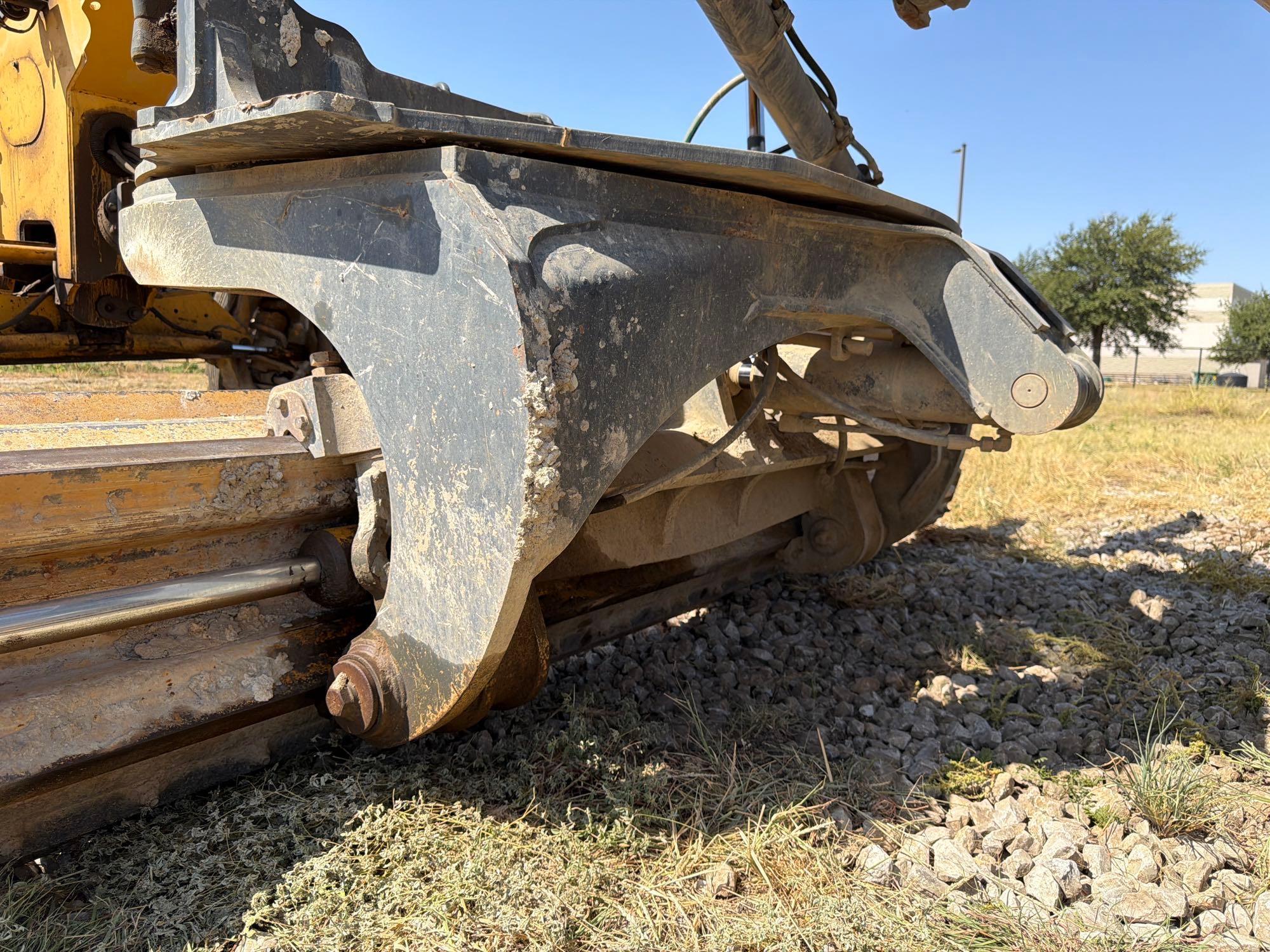 John Deere 672G