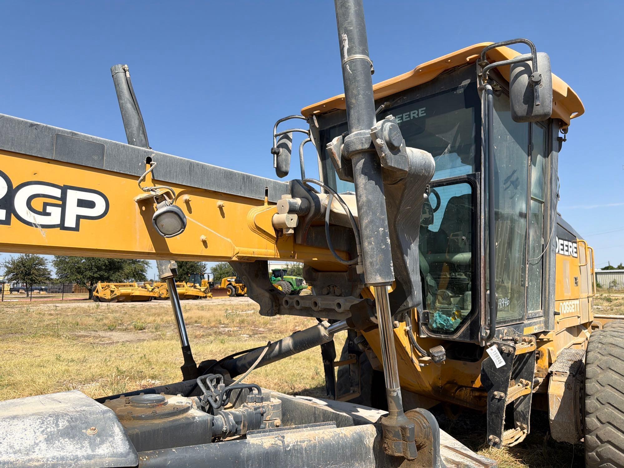 John Deere 672G