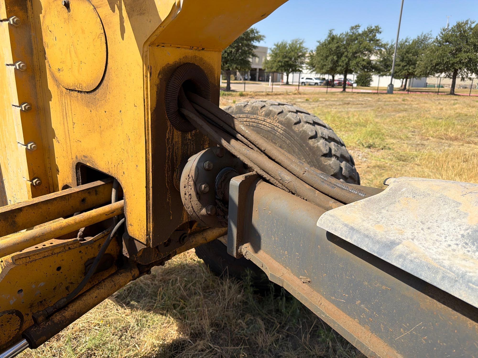 John Deere 672G