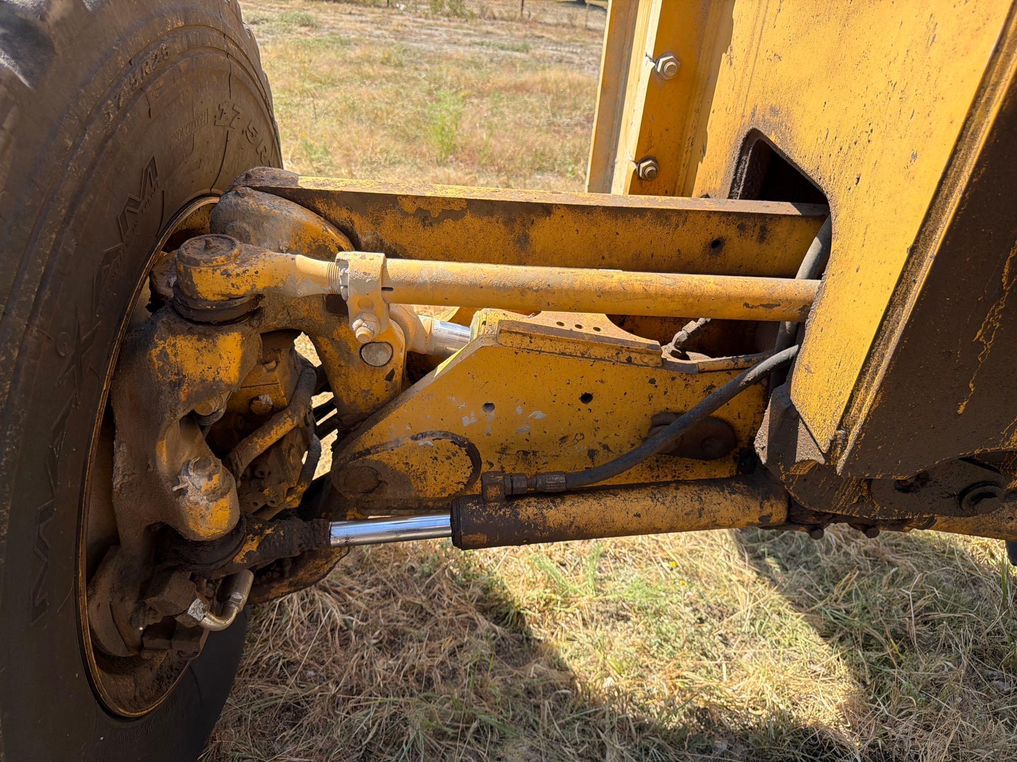 John Deere 672G