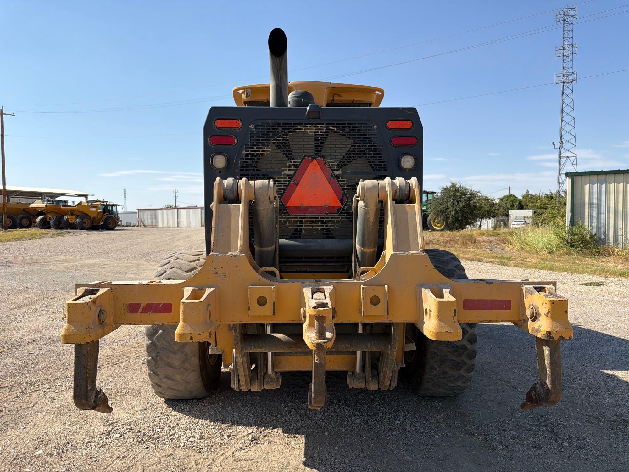 John Deere 672G
