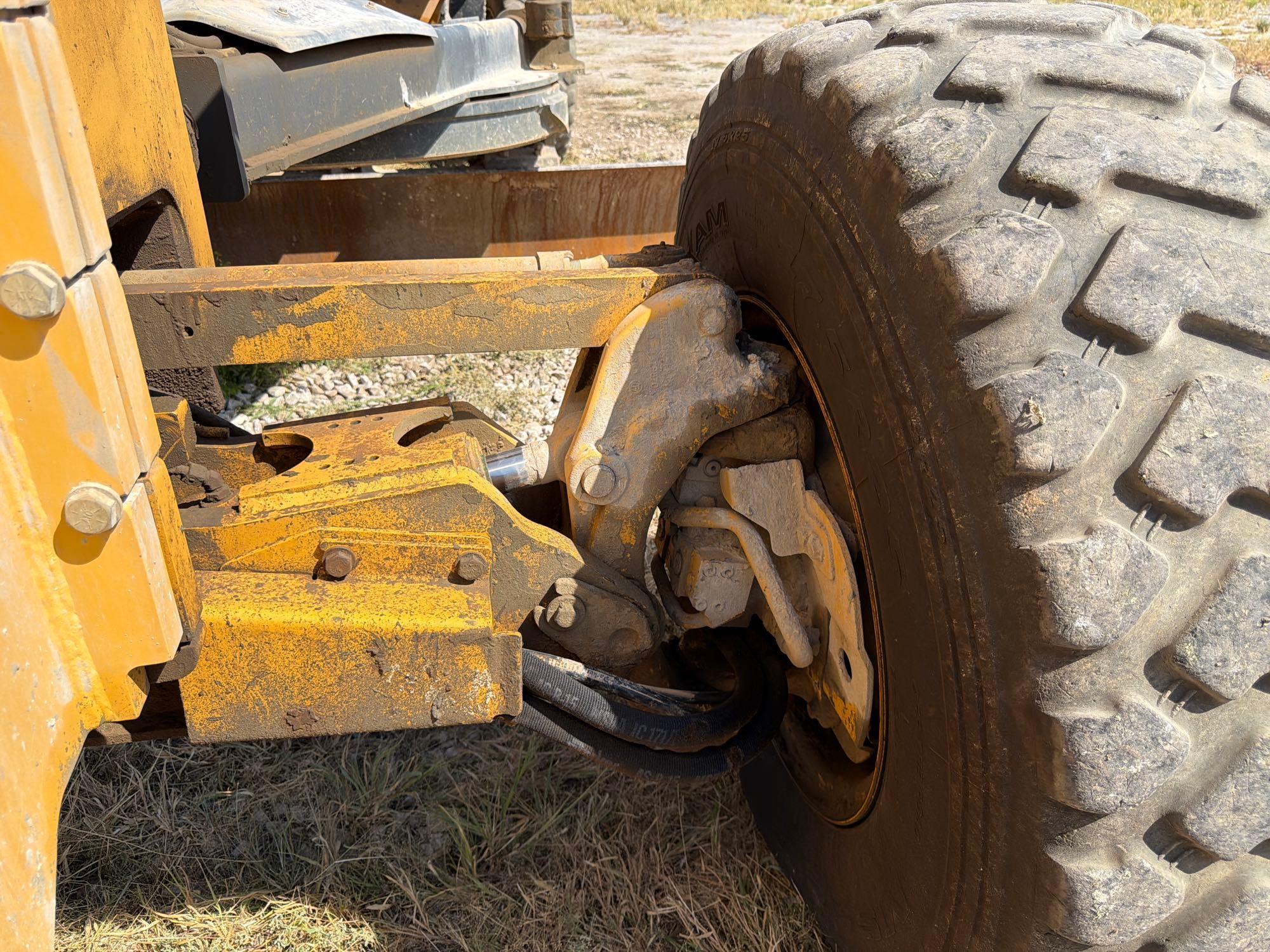 John Deere 672G