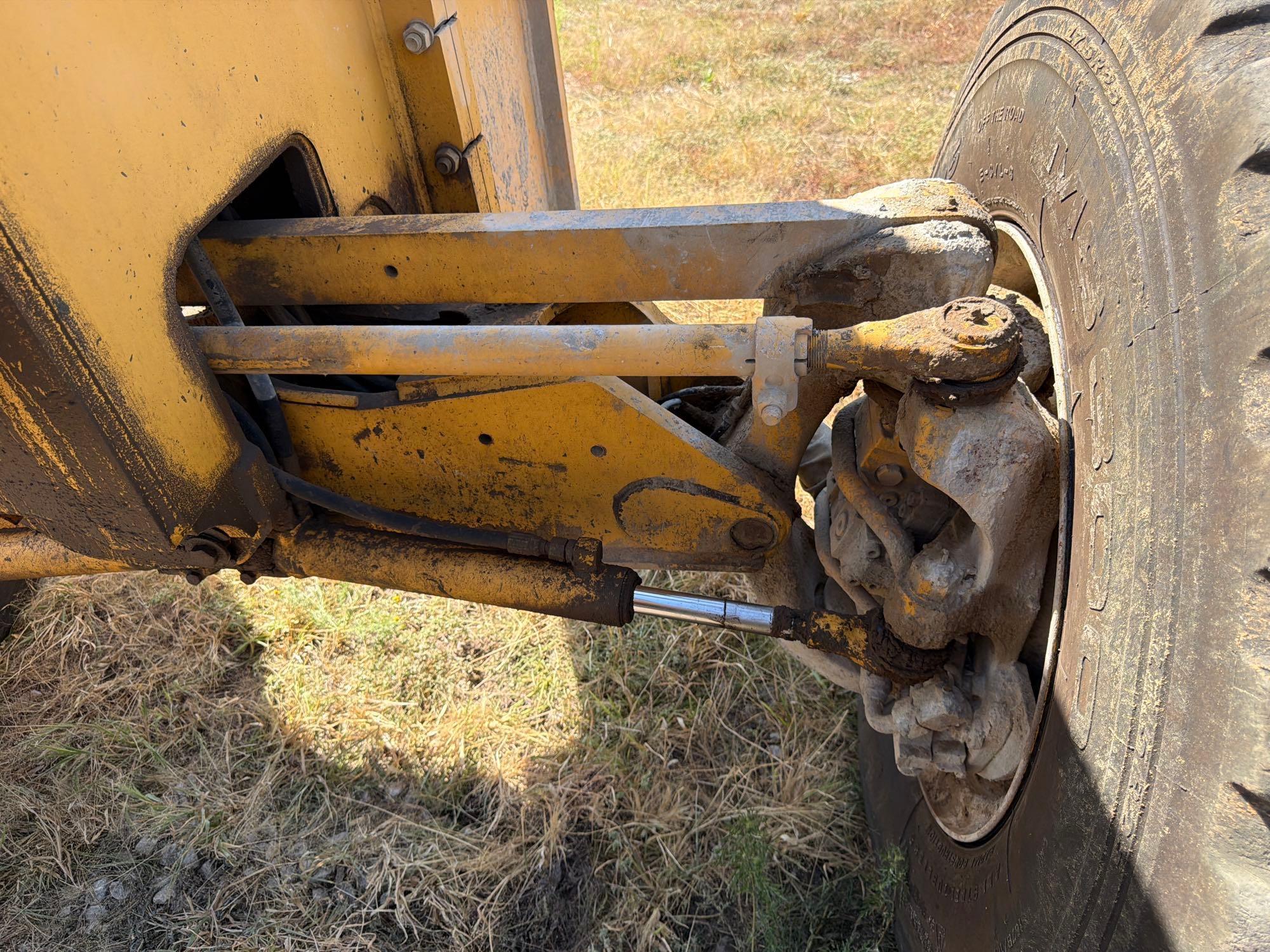 John Deere 672G