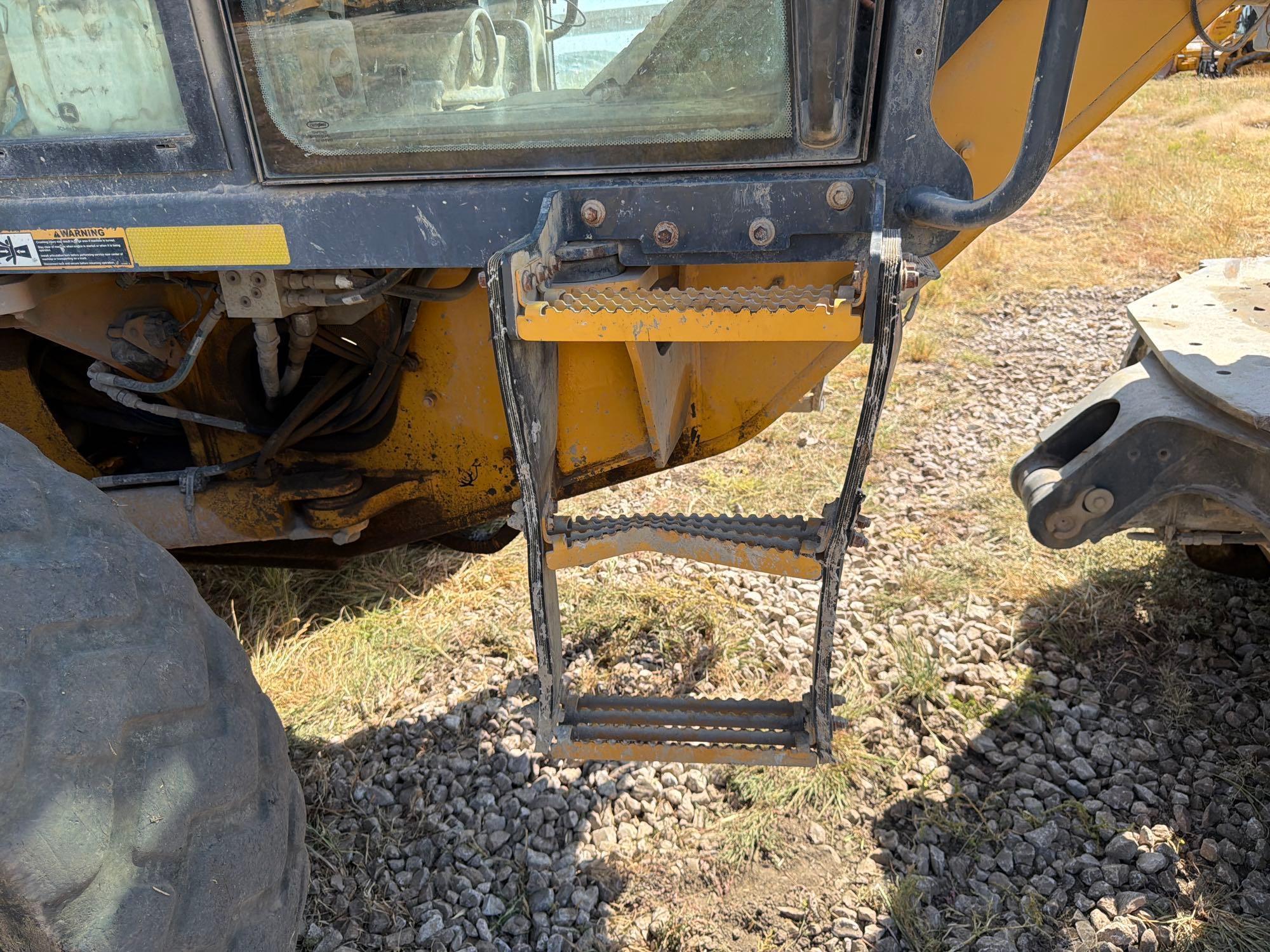 John Deere 672G