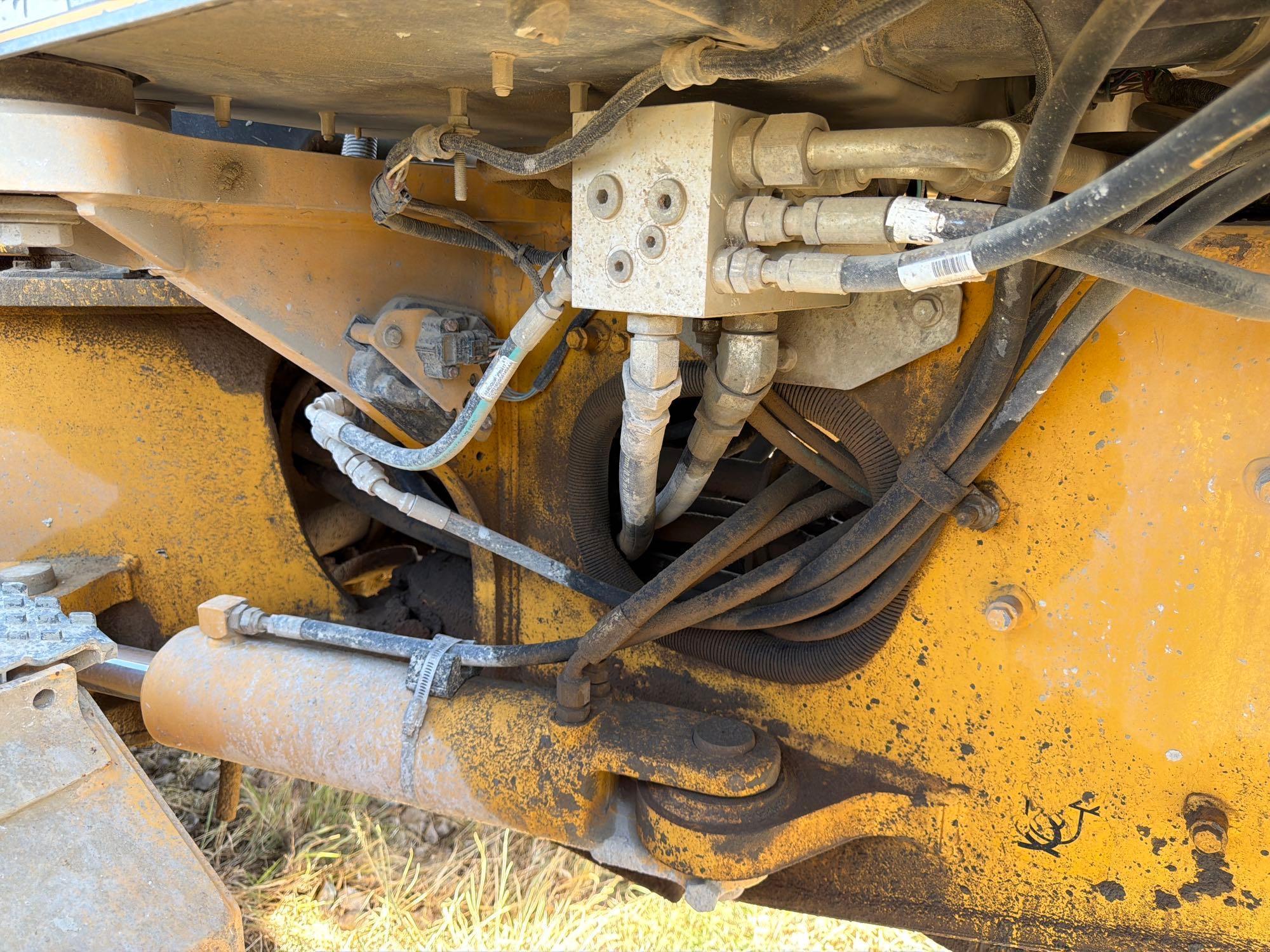 John Deere 672G