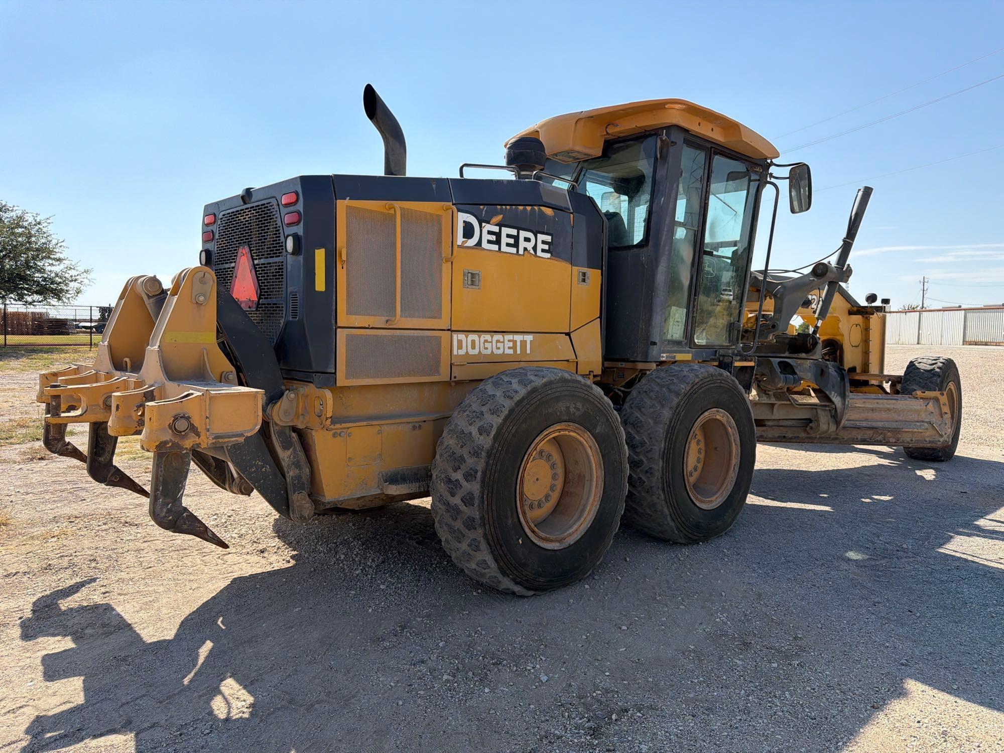 John Deere 672G