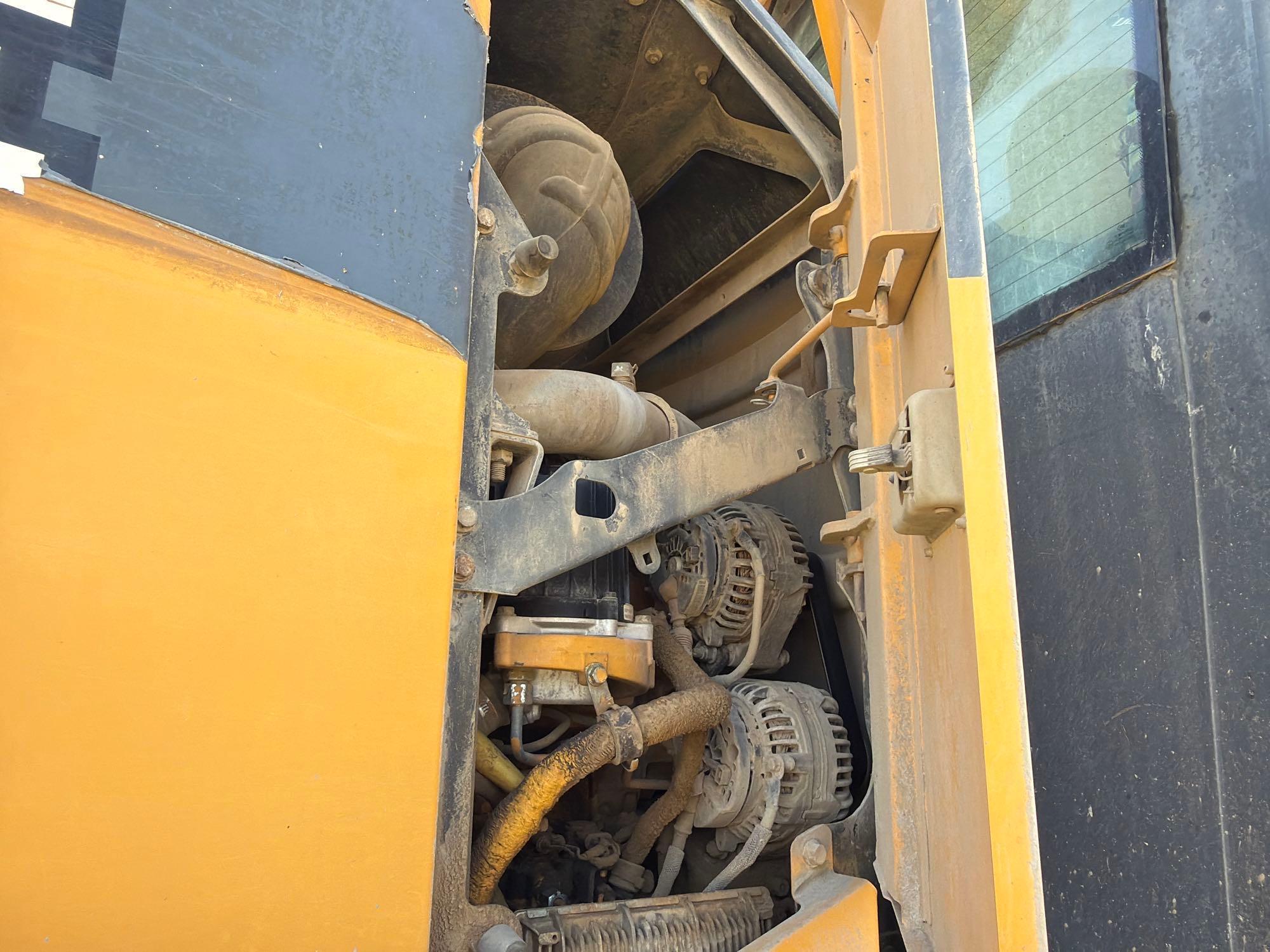 John Deere 672G